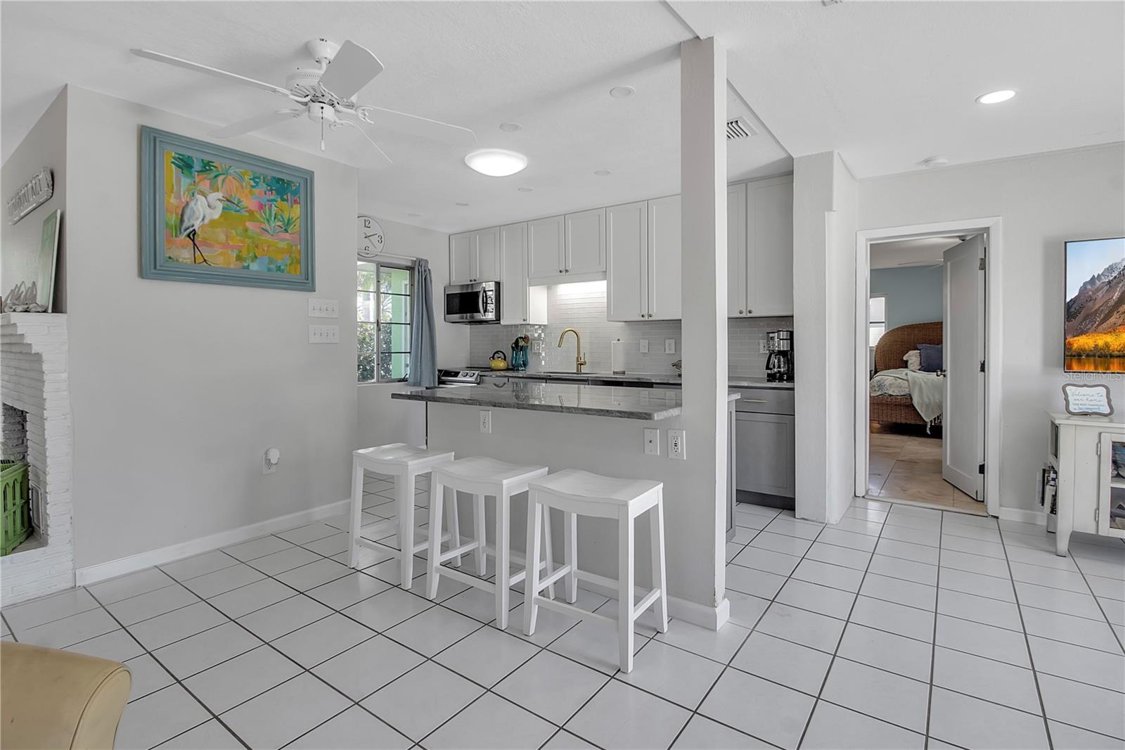 589 BAYVIEW DR