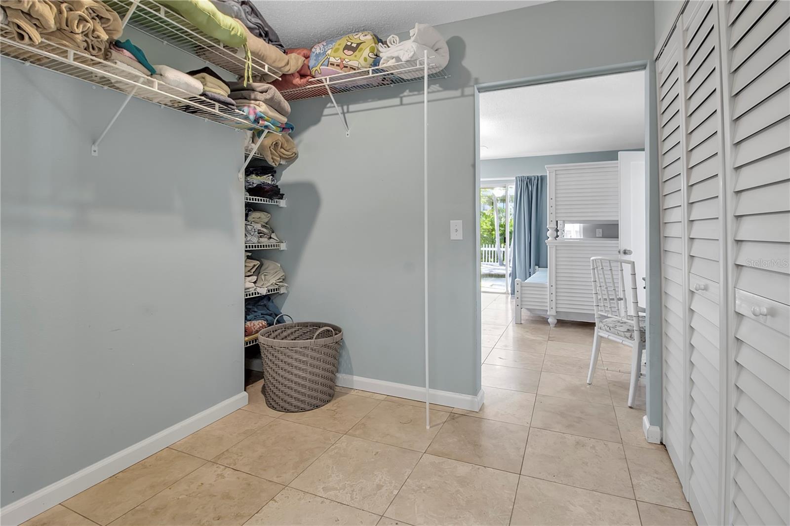 589 BAYVIEW DR