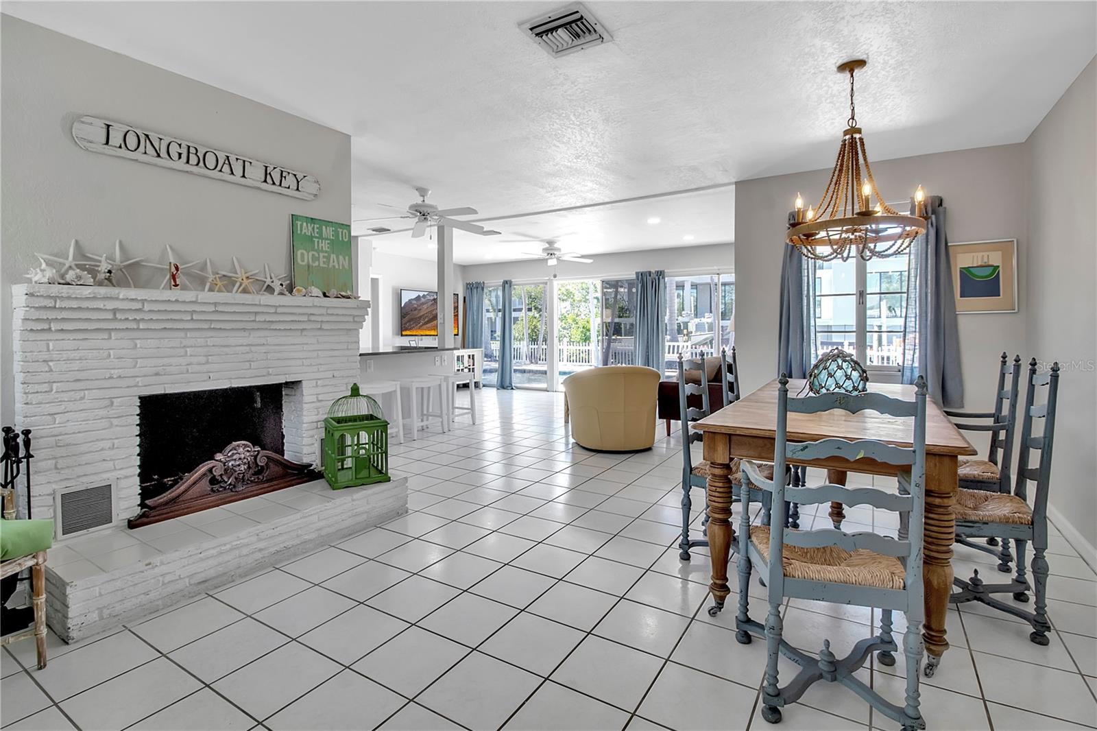589 BAYVIEW DR