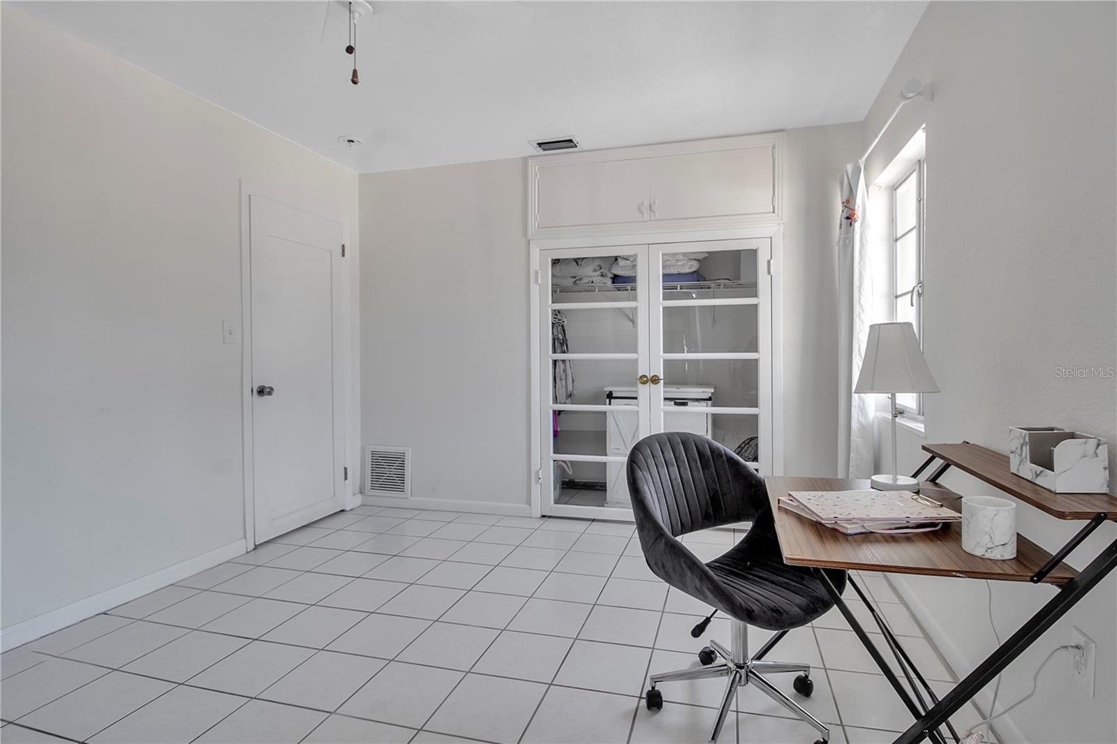 589 BAYVIEW DR