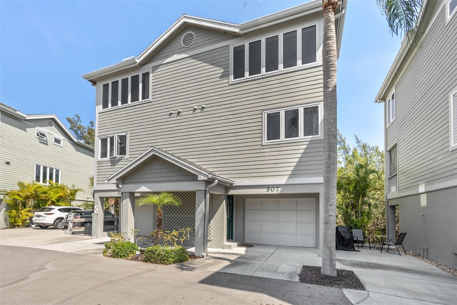 507 FOREST WAY