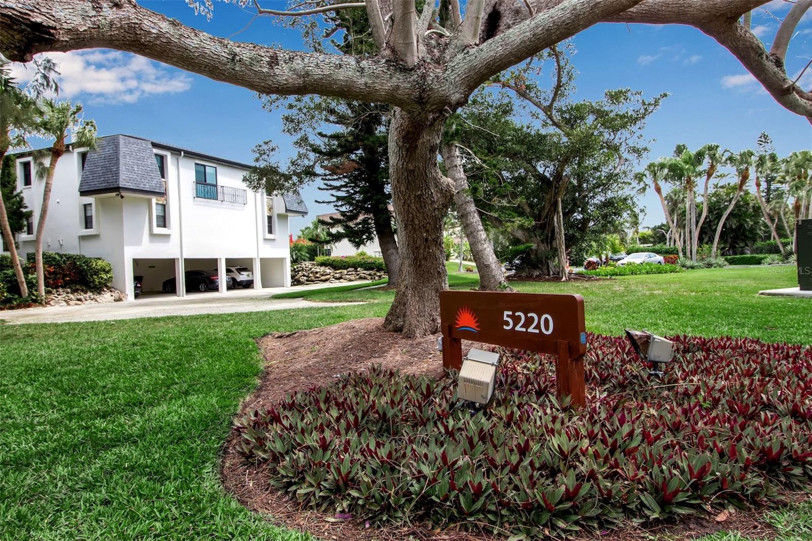 5220 GULF OF MEXICO DR #103
