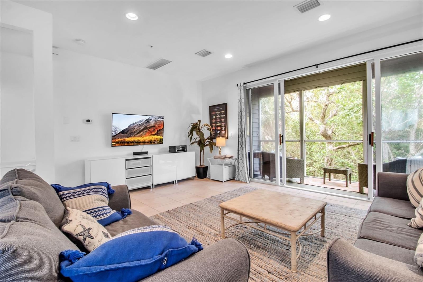 511 FOREST WAY