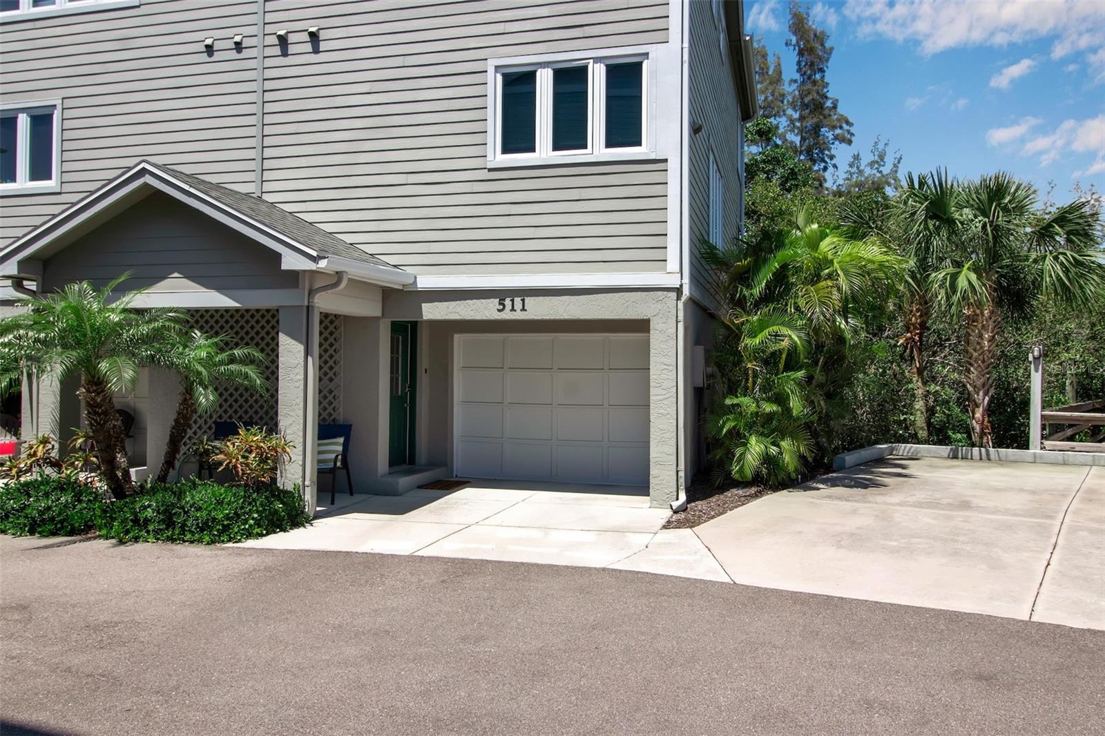 511 FOREST WAY