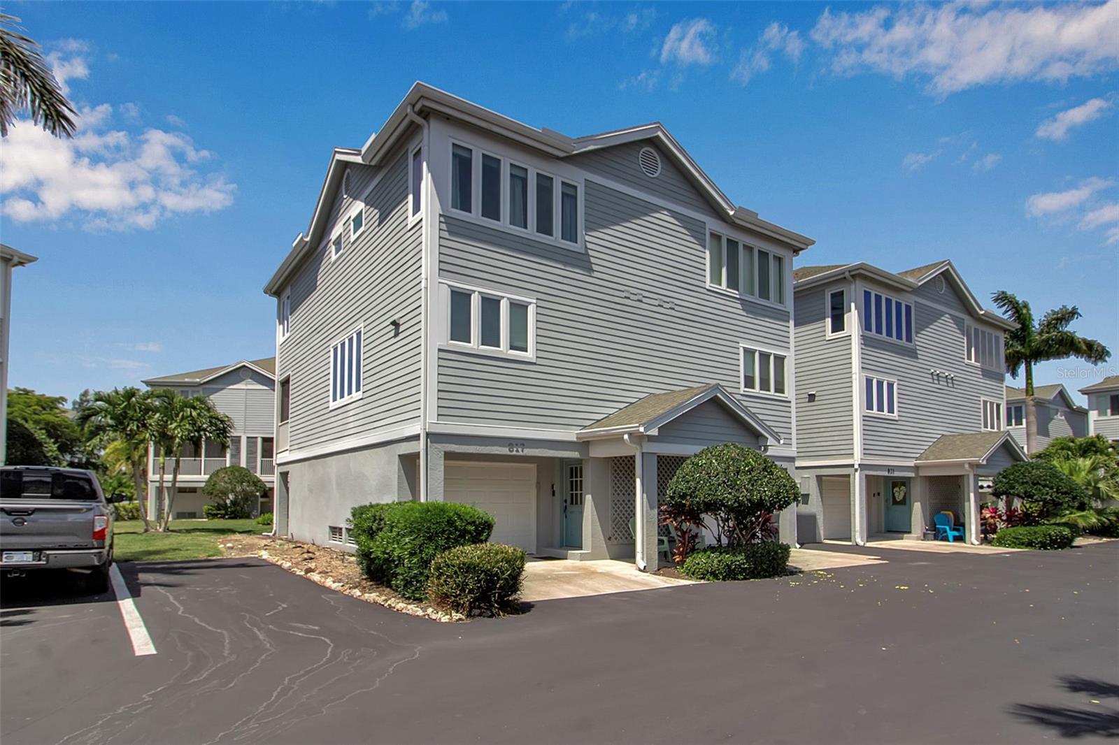817 EVERGREEN WAY