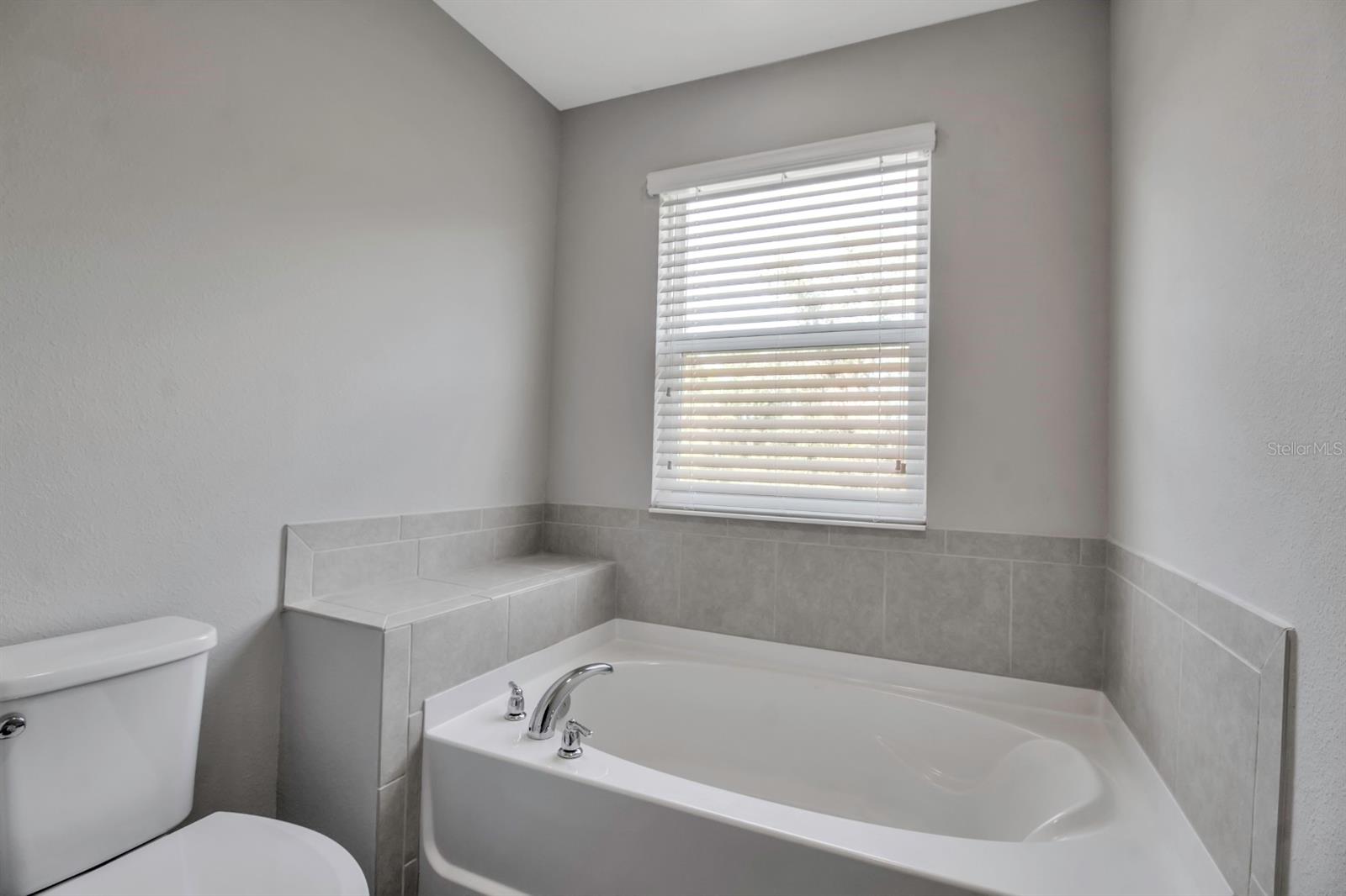 12443 TRAILHEAD DR
