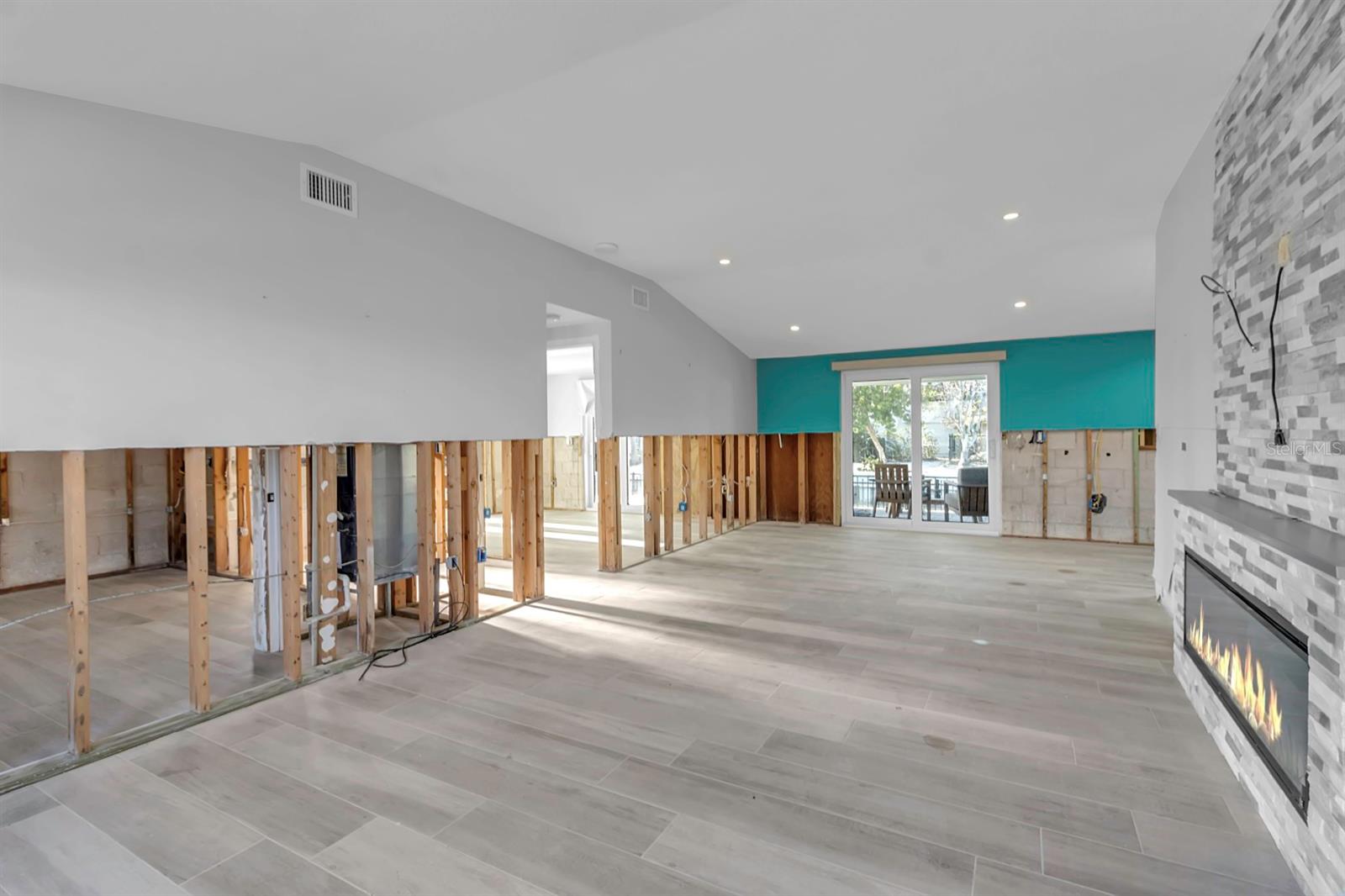 765 SAINT JUDES DR N