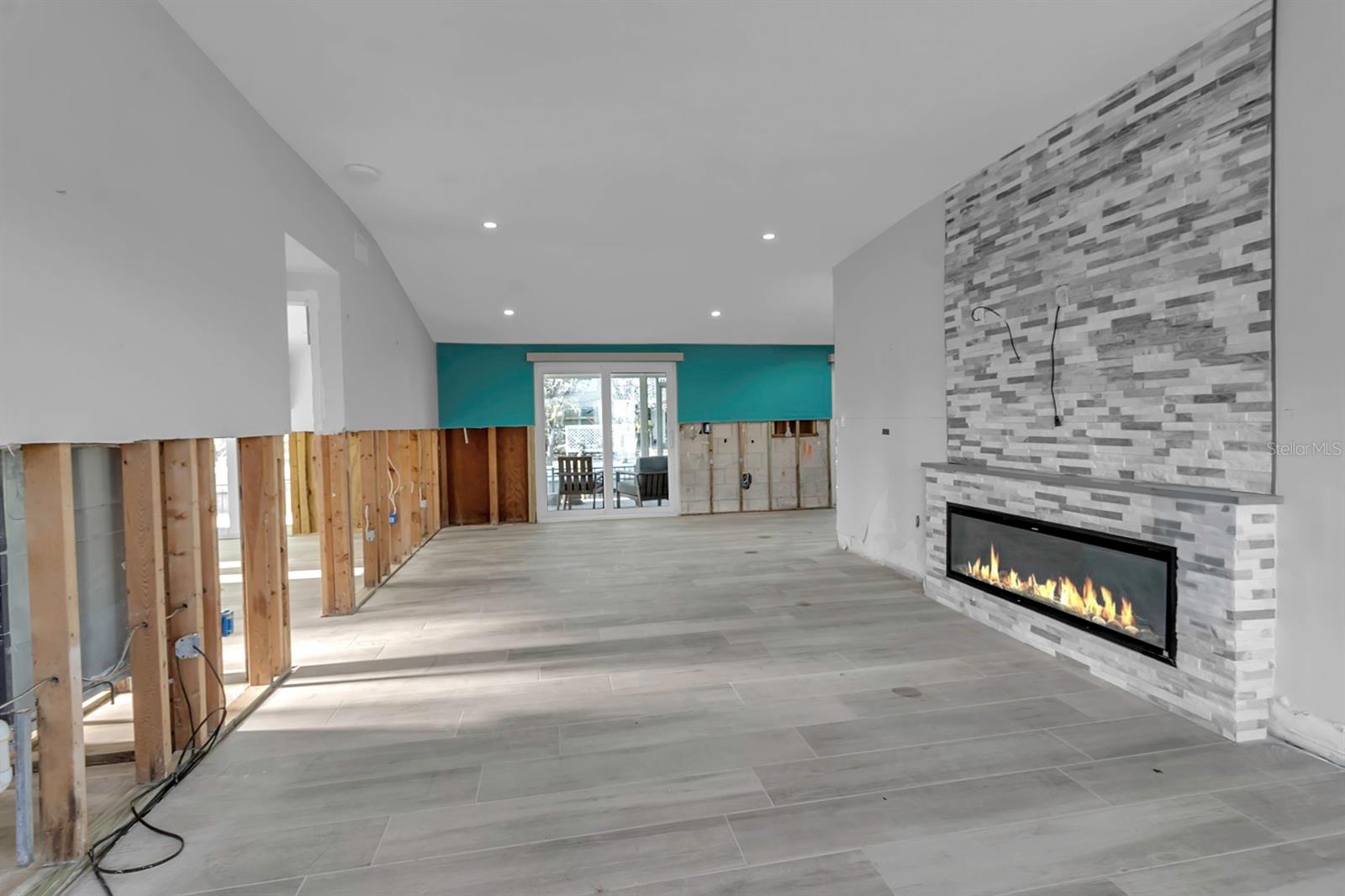 765 SAINT JUDES DR N