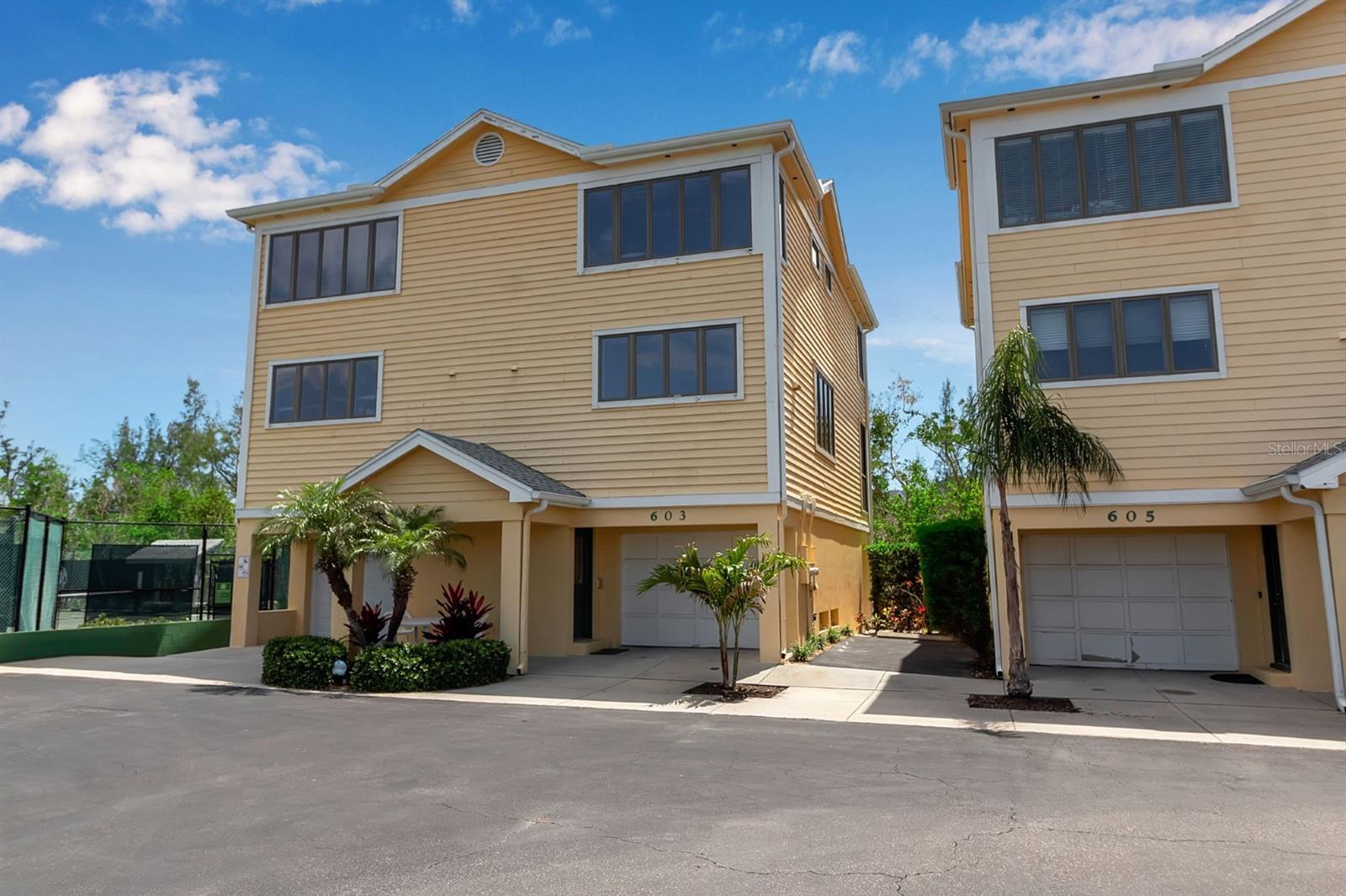 603 CEDARS CT