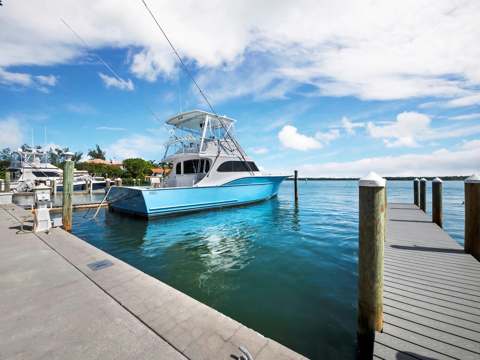 615 DREAM ISLAND PL #105