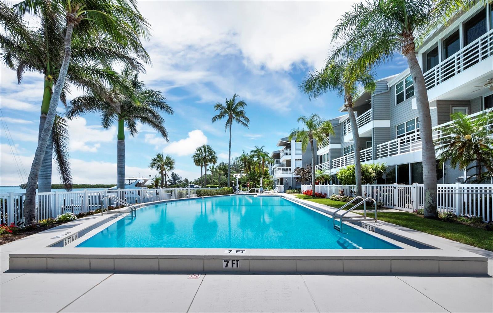 615 DREAM ISLAND PL #105