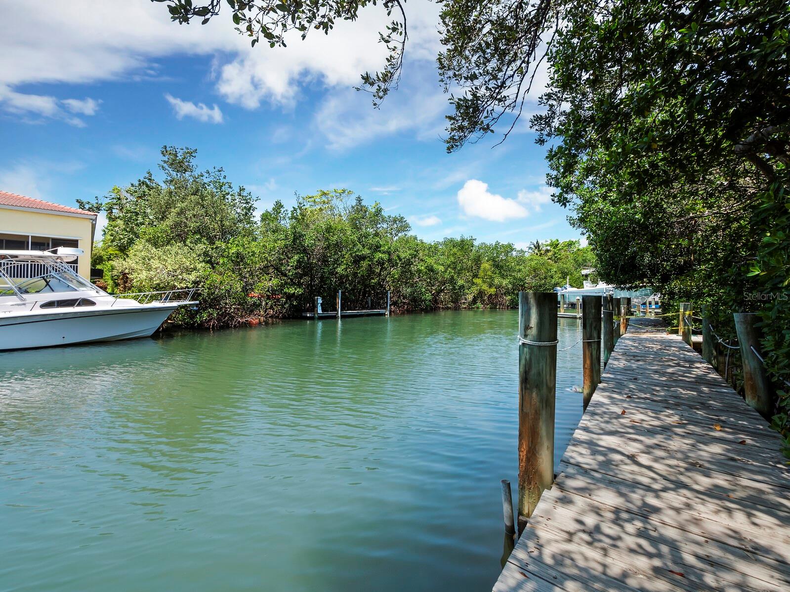 615 DREAM ISLAND PL #105