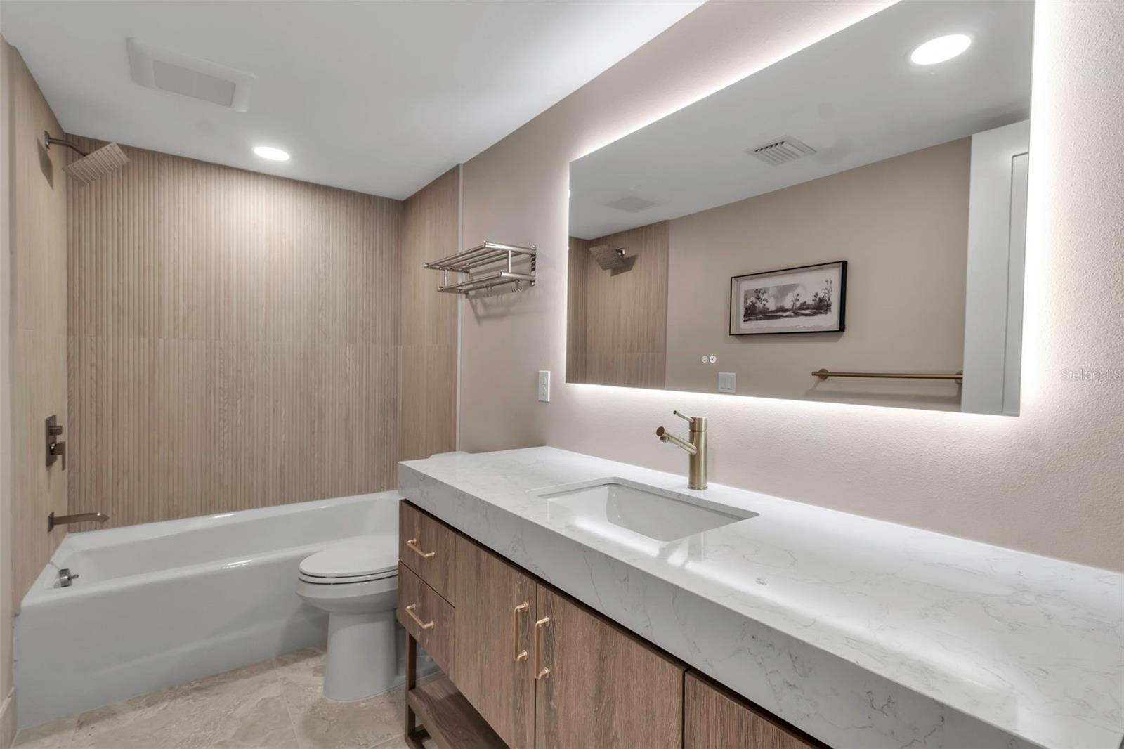 5757 GULF OF MEXICO DR #110