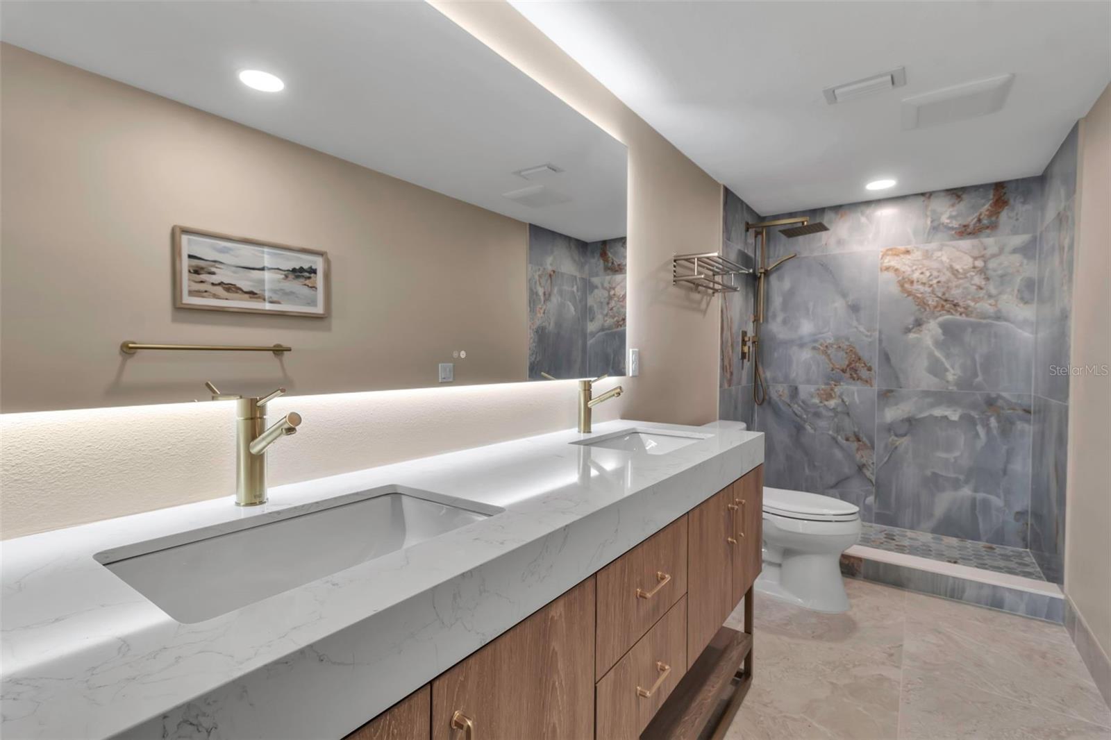 5757 GULF OF MEXICO DR #110