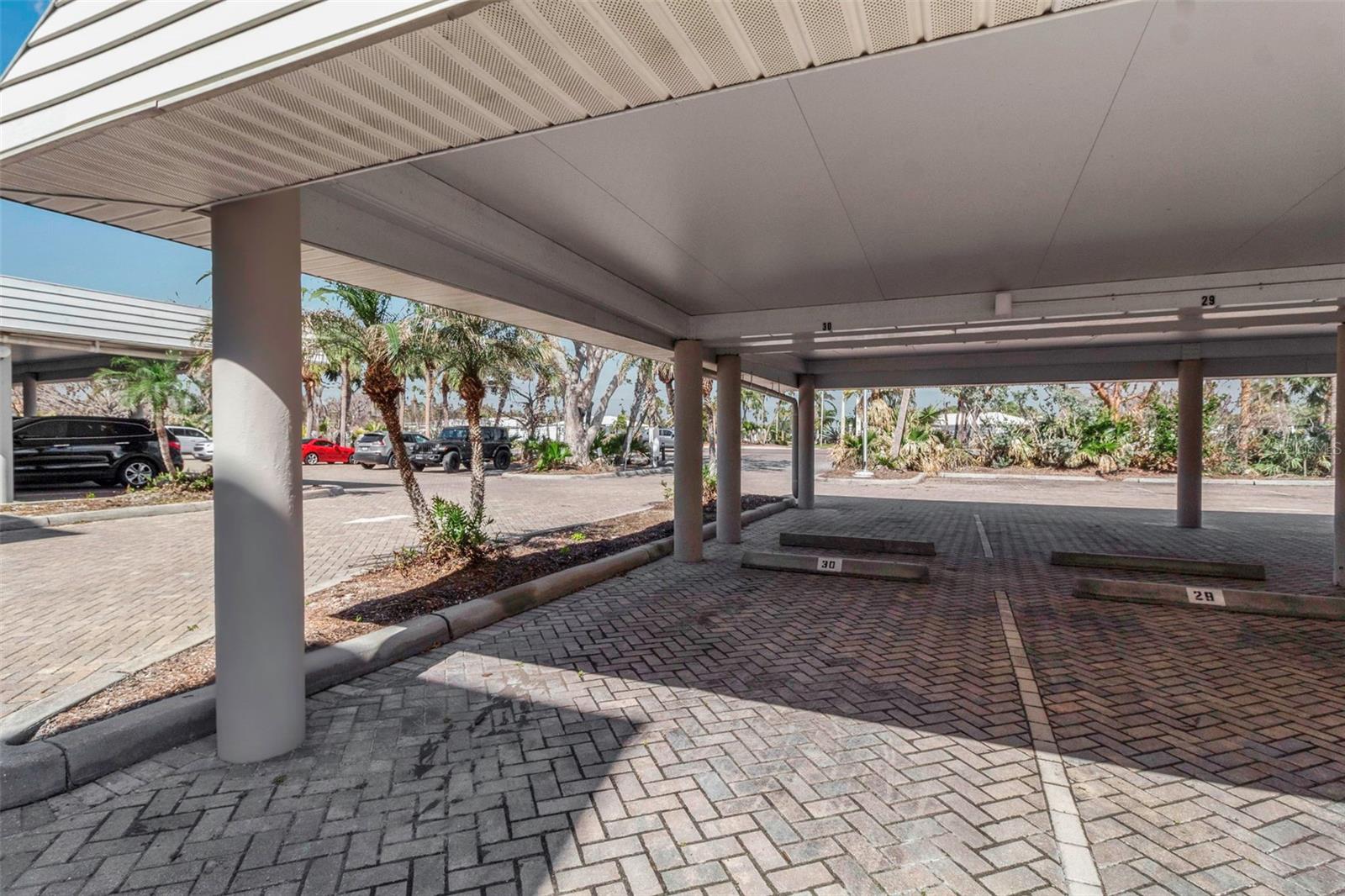 5757 GULF OF MEXICO DR #110