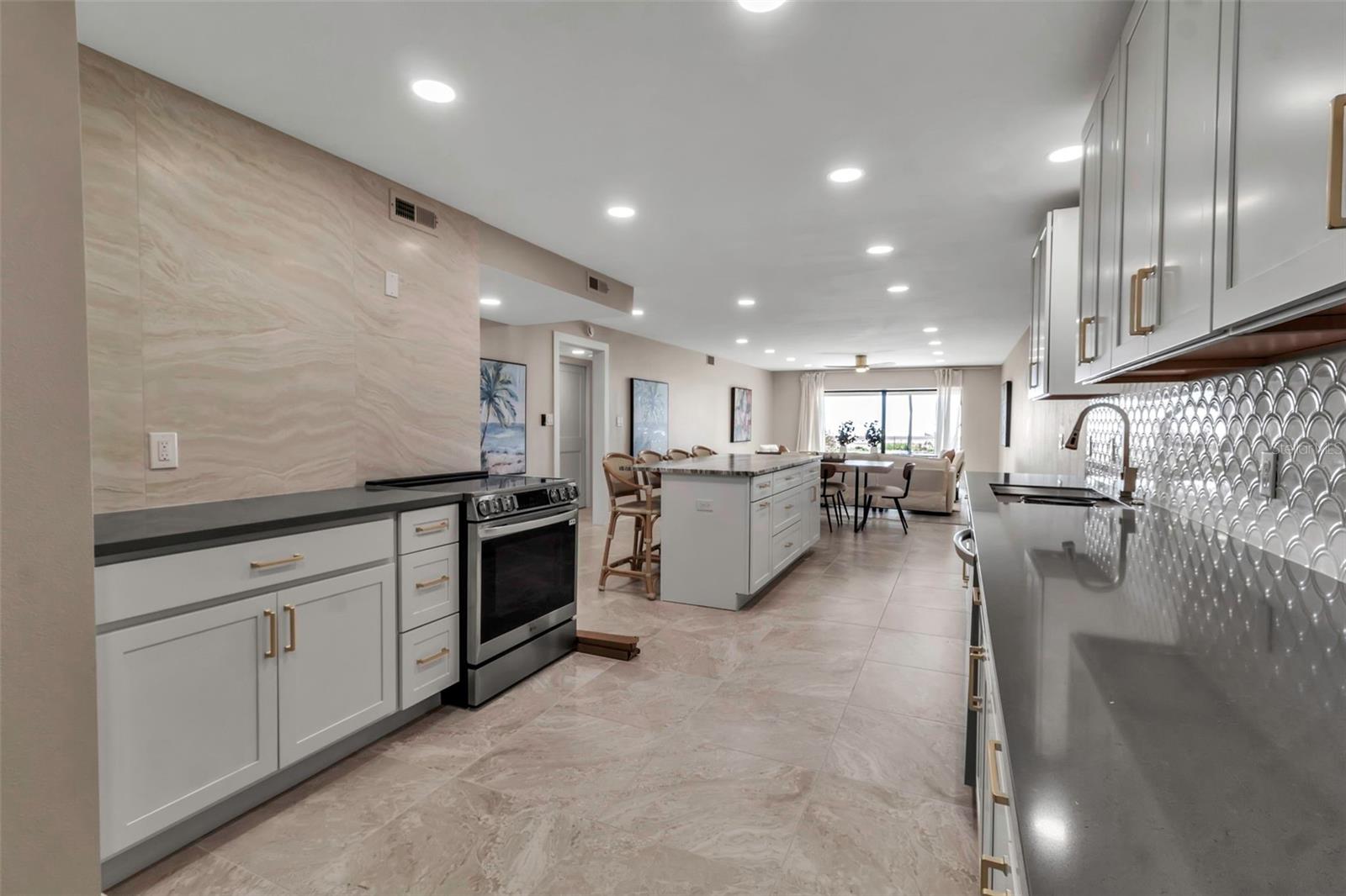 5757 GULF OF MEXICO DR #110