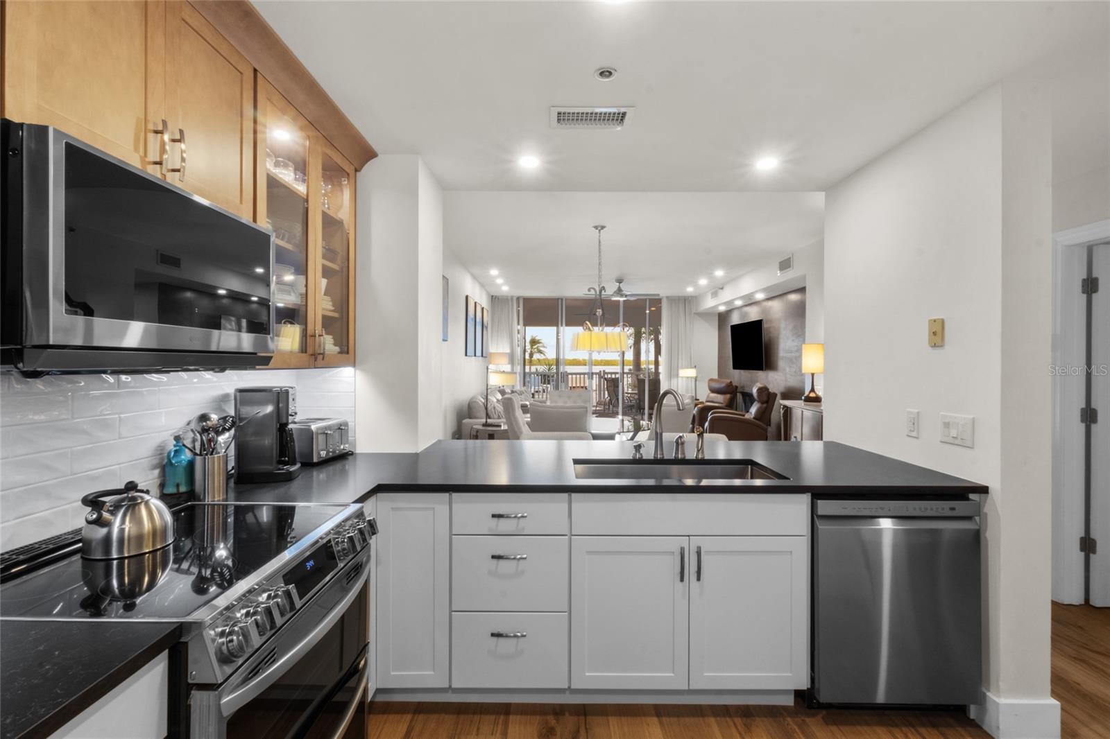 615 DREAM ISLAND PL #105