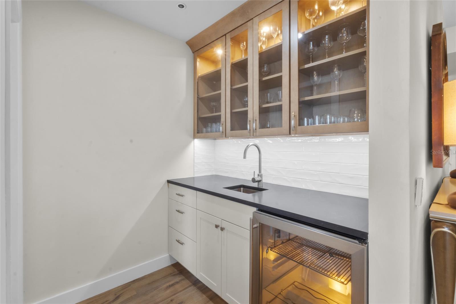 615 DREAM ISLAND PL #105