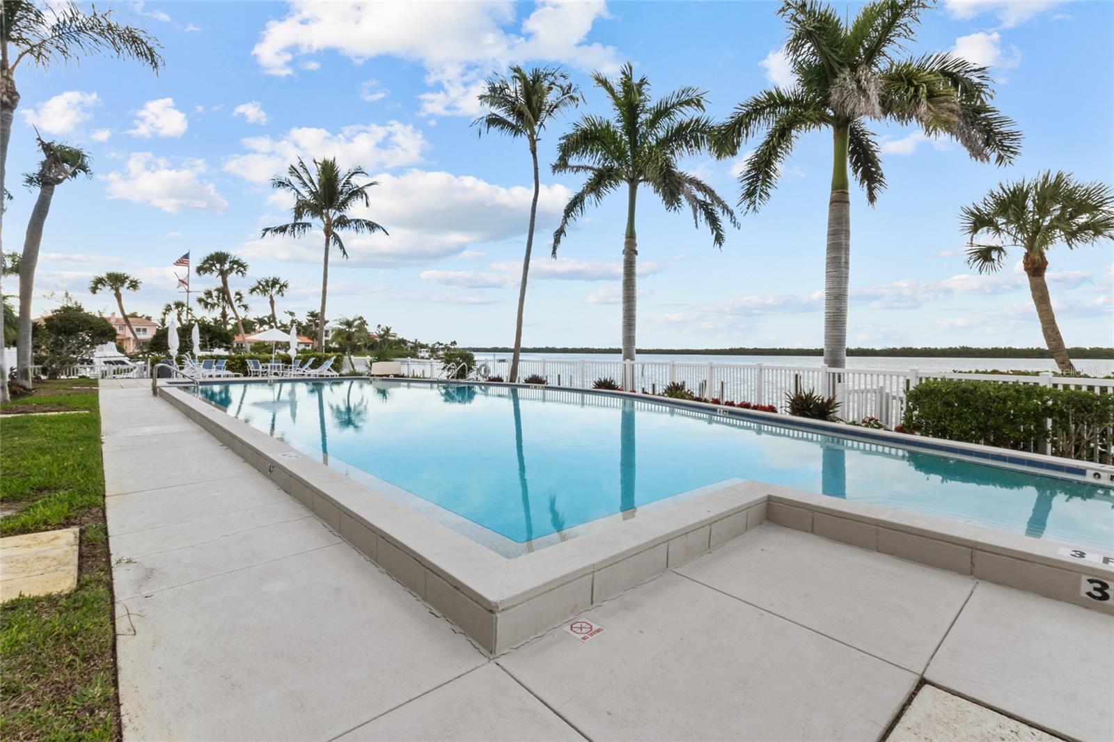 615 DREAM ISLAND PL #105