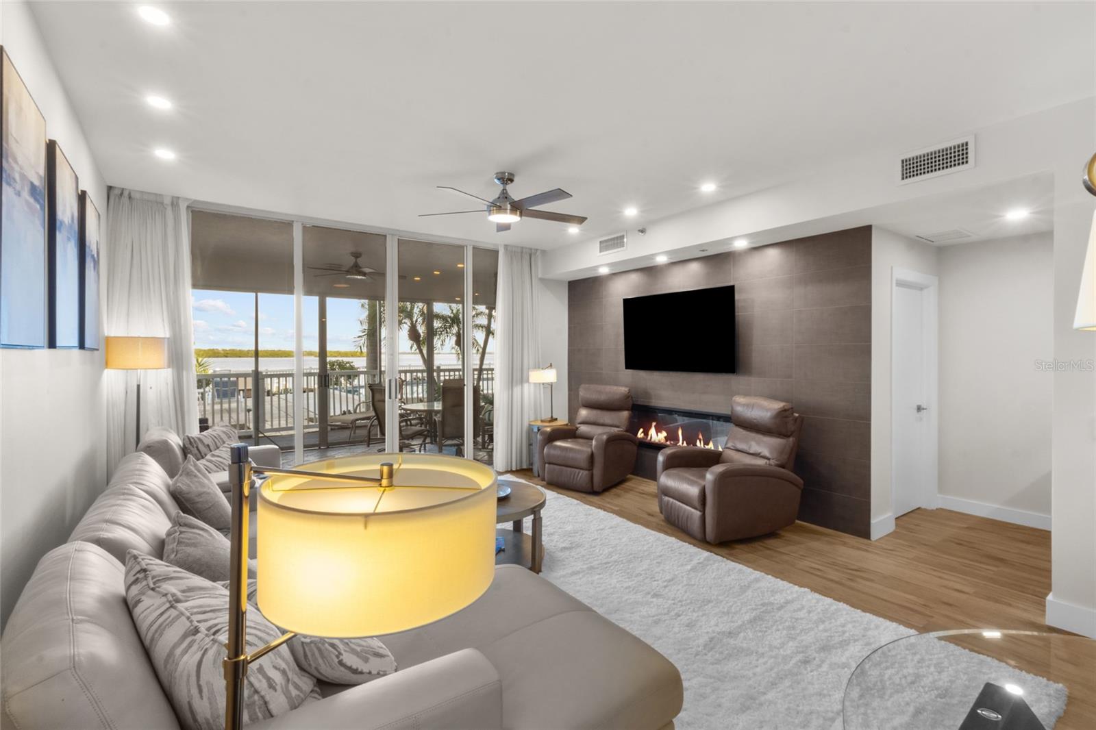 615 DREAM ISLAND PL #105