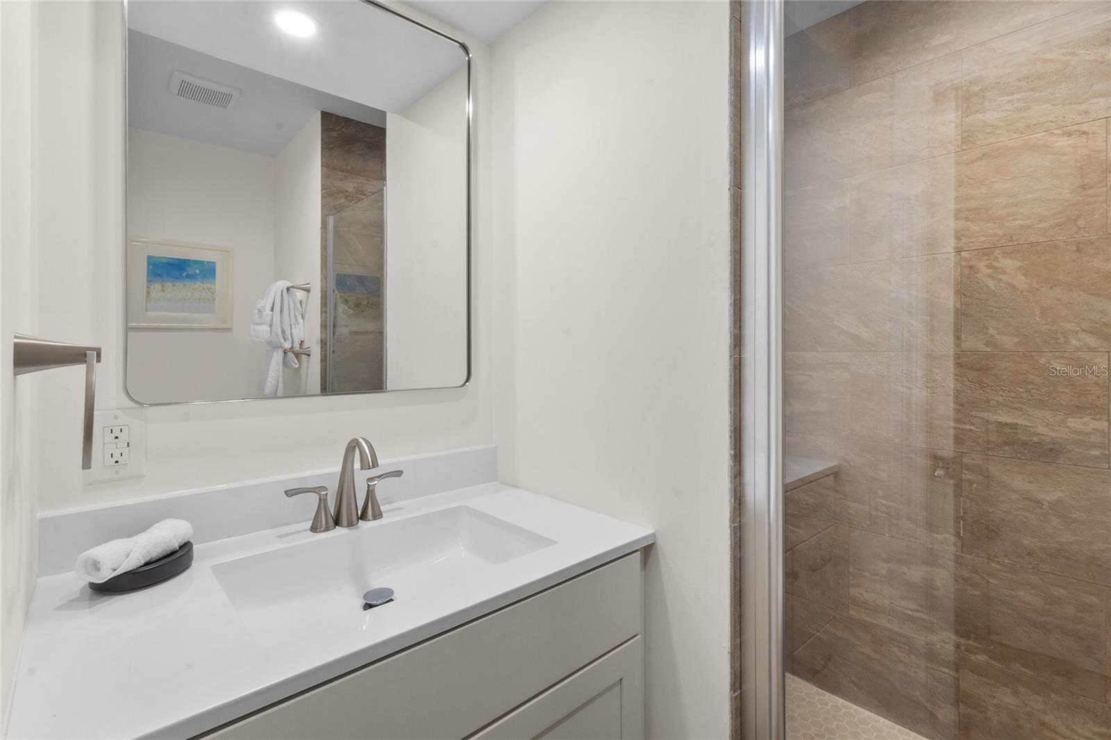 615 DREAM ISLAND PL #105