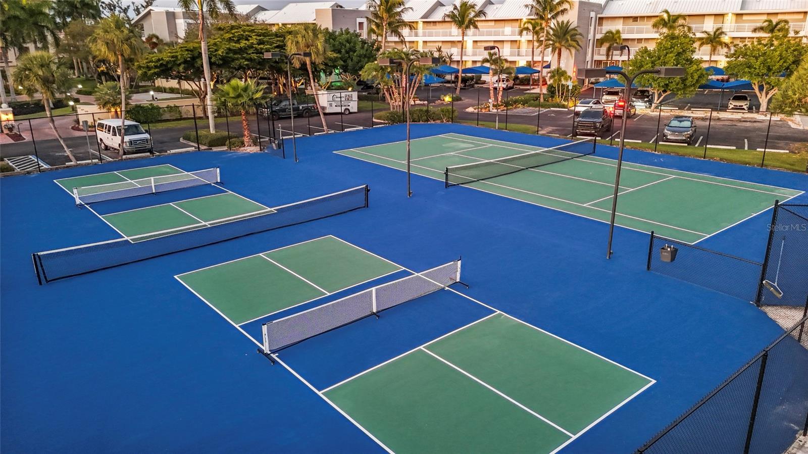 615 DREAM ISLAND PL #105