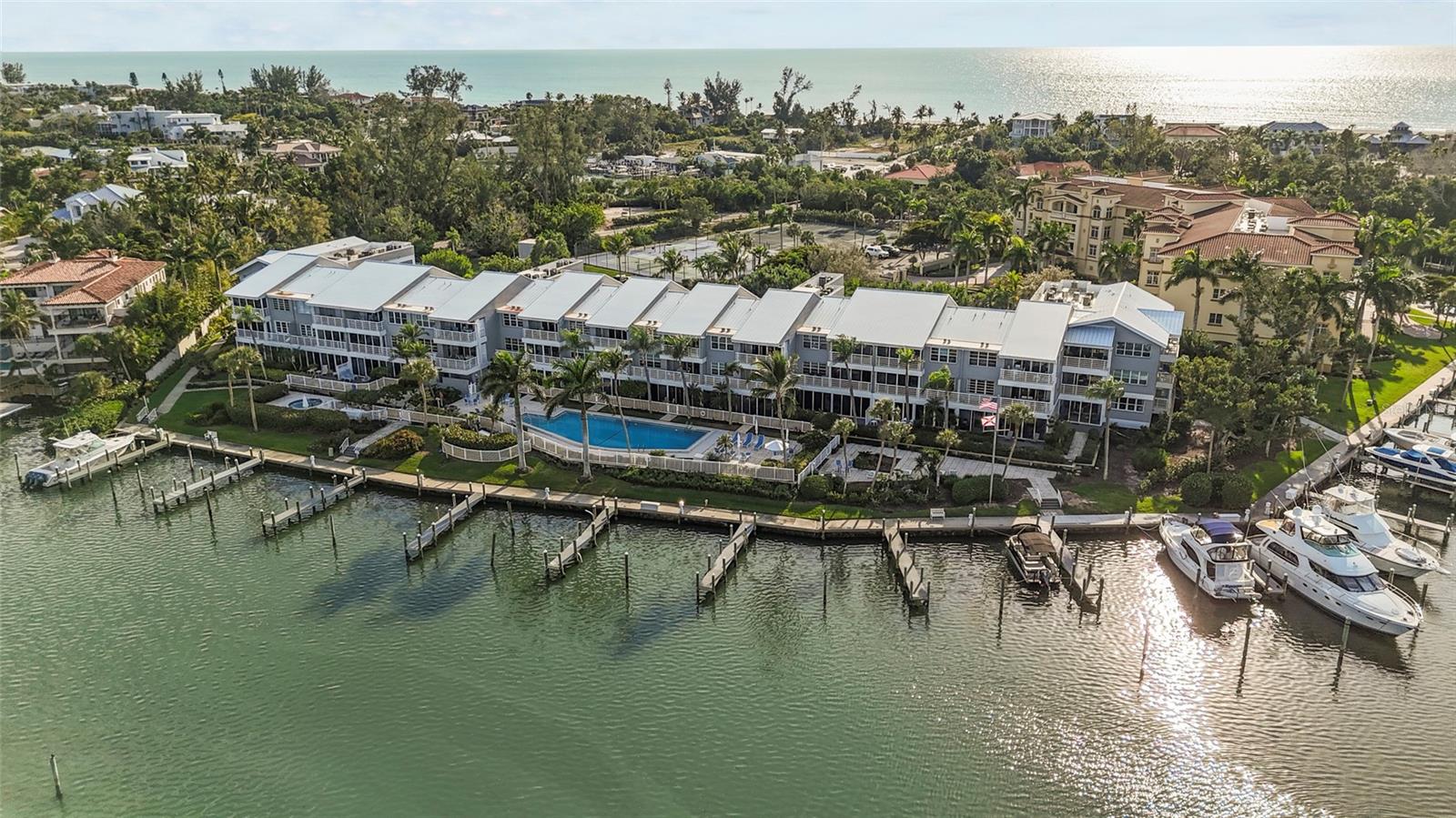 615 DREAM ISLAND PL #105