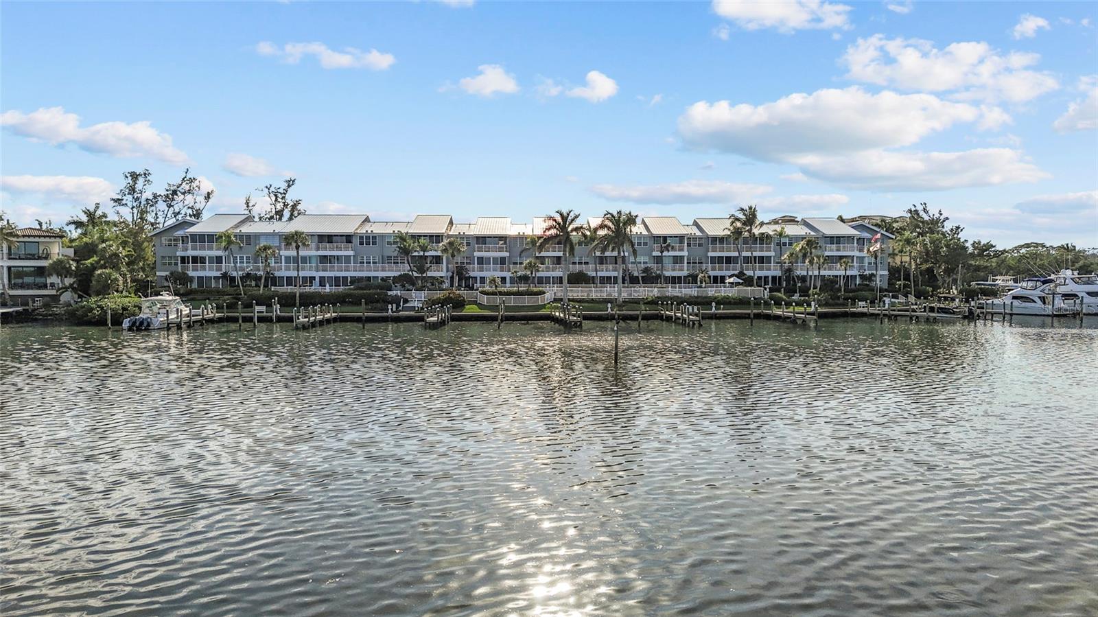 615 DREAM ISLAND PL #105