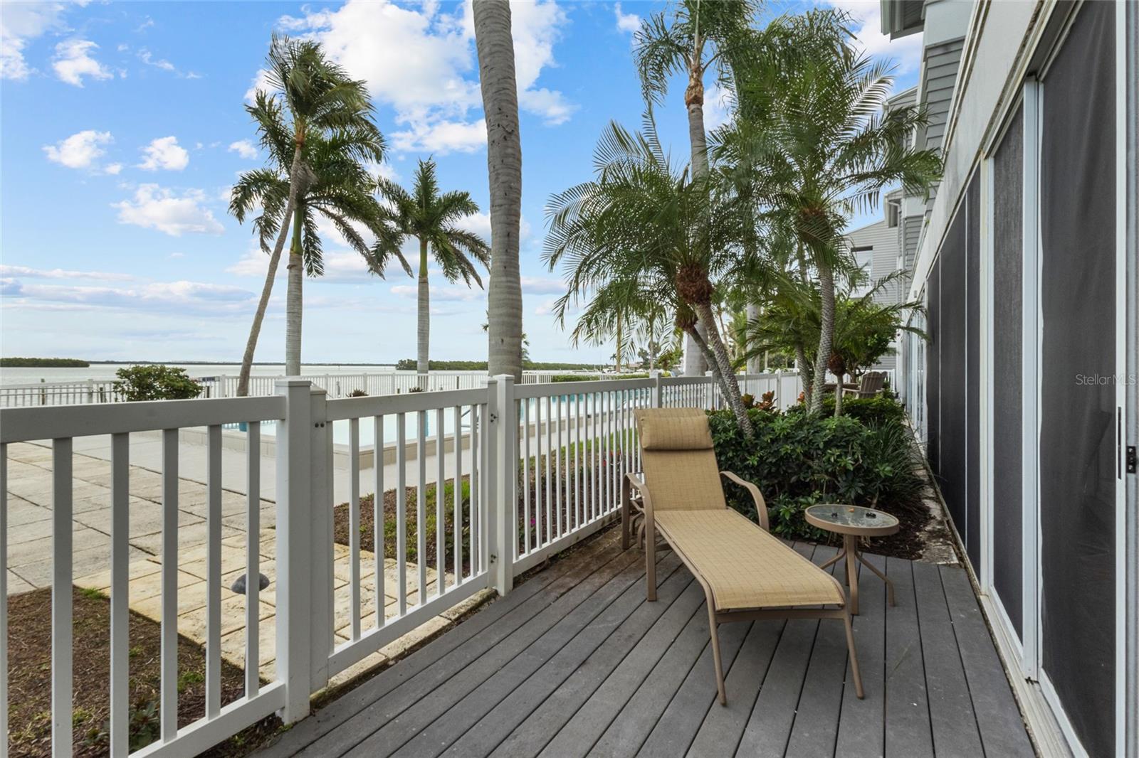 615 DREAM ISLAND PL #105