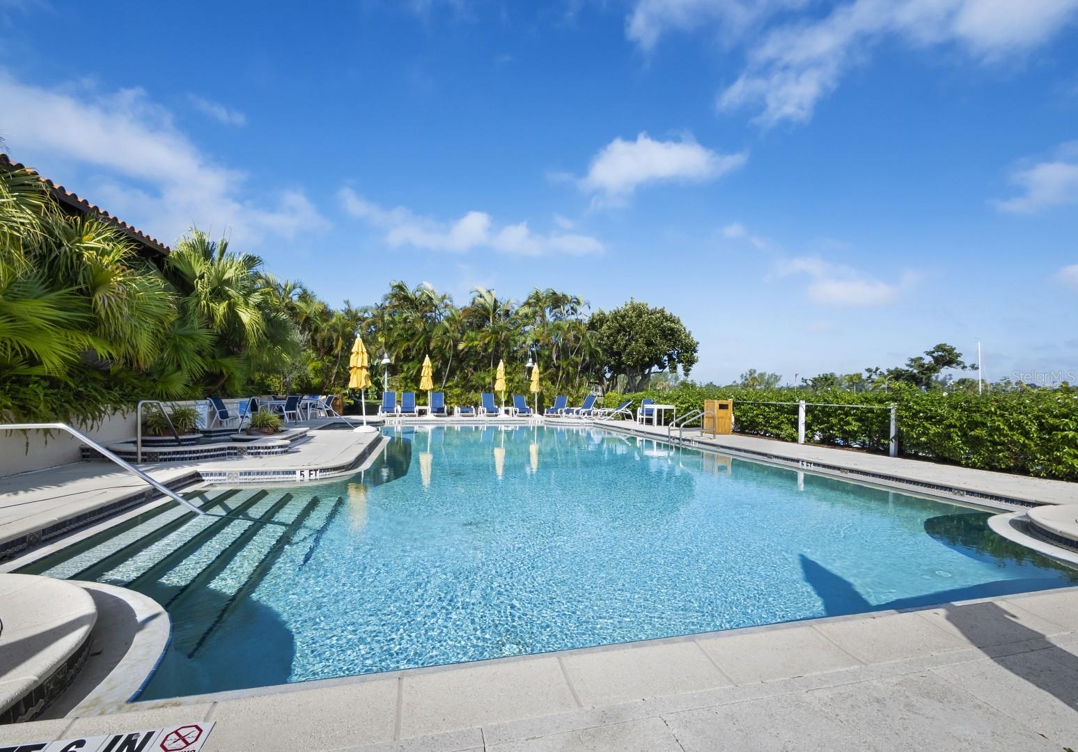 2800 HARBOURSIDE DR #E06