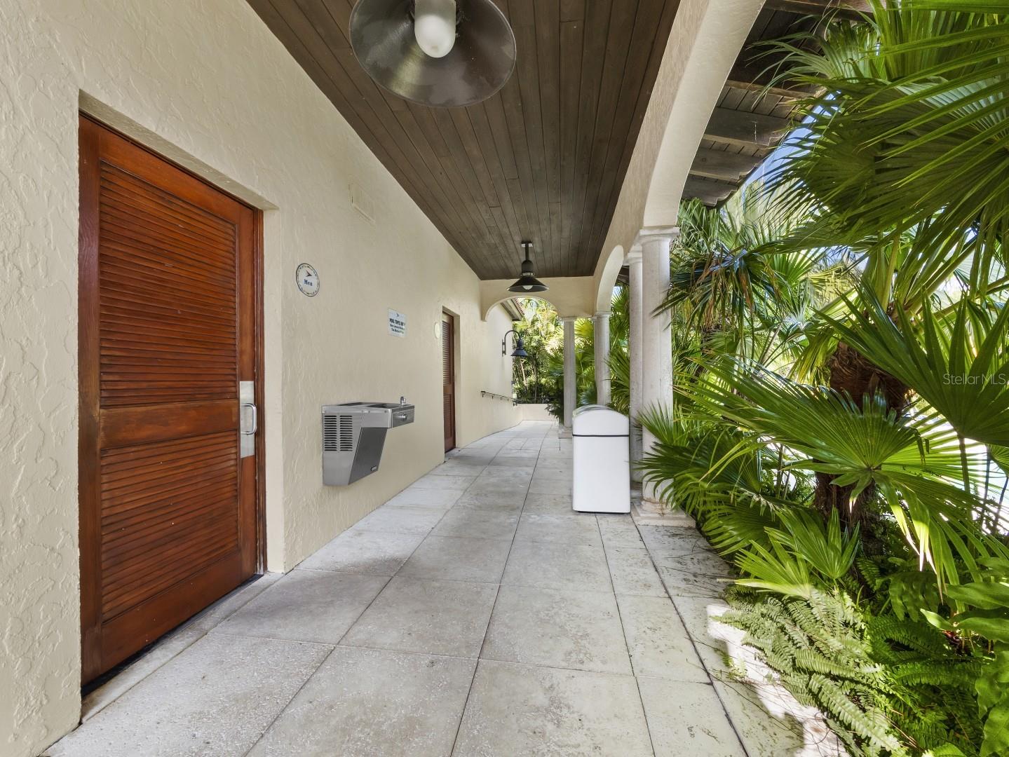 2800 HARBOURSIDE DR #E06