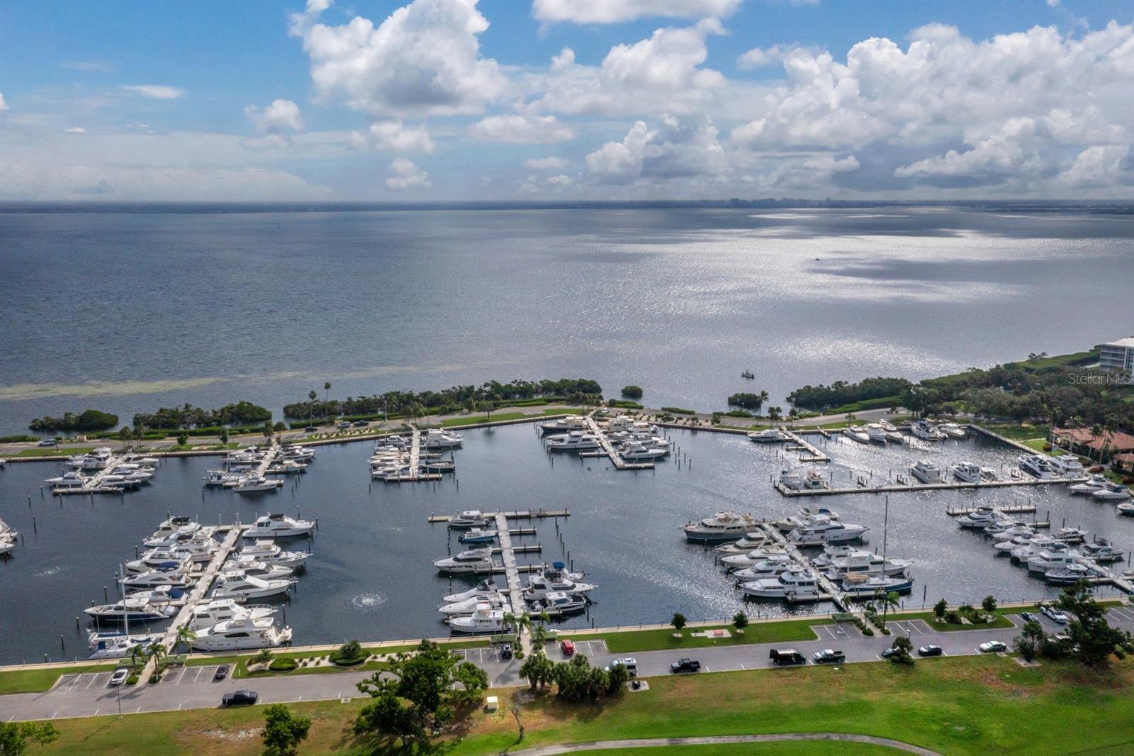 2800 HARBOURSIDE DR #E06