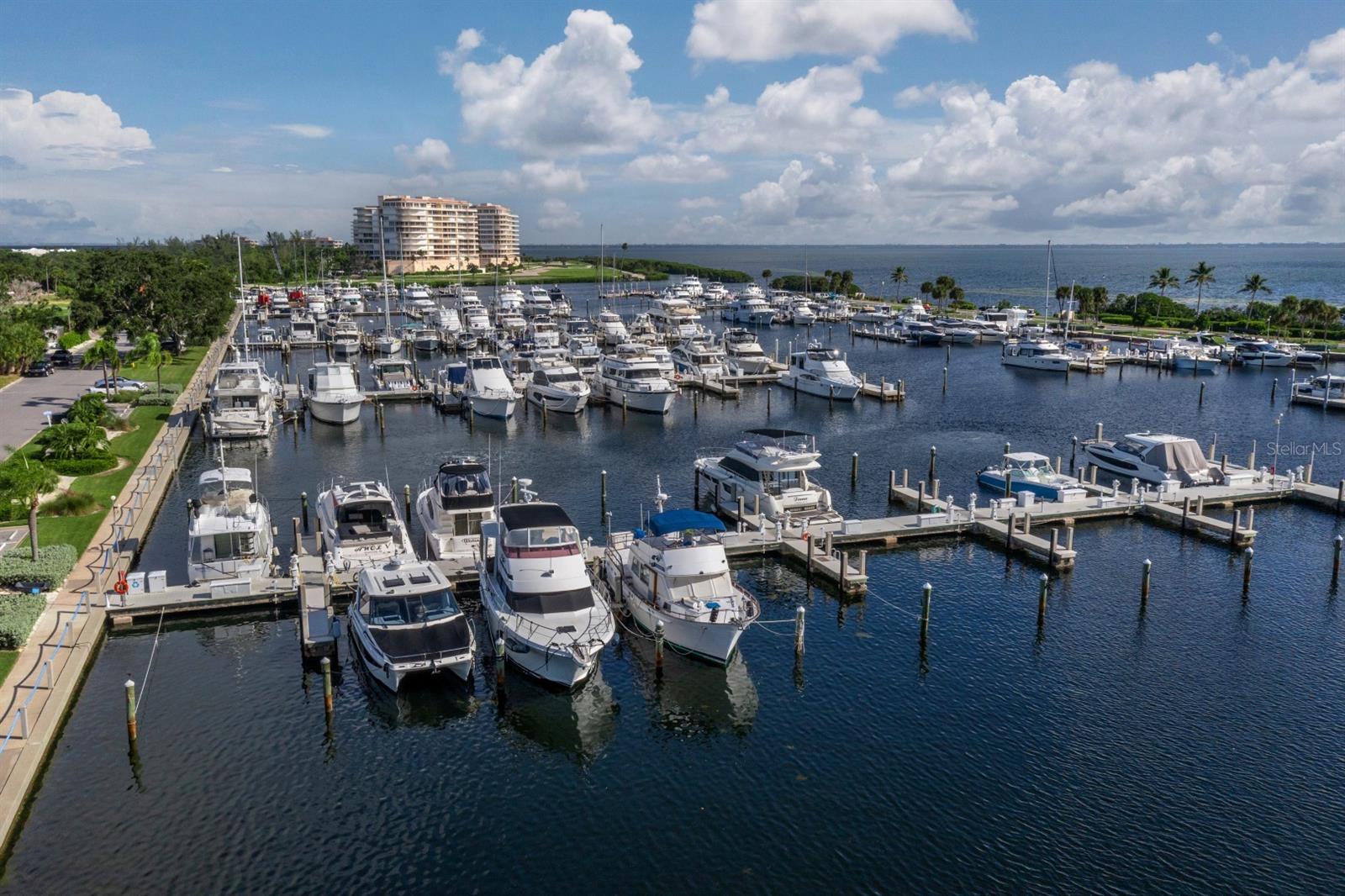 2800 HARBOURSIDE DR #E06