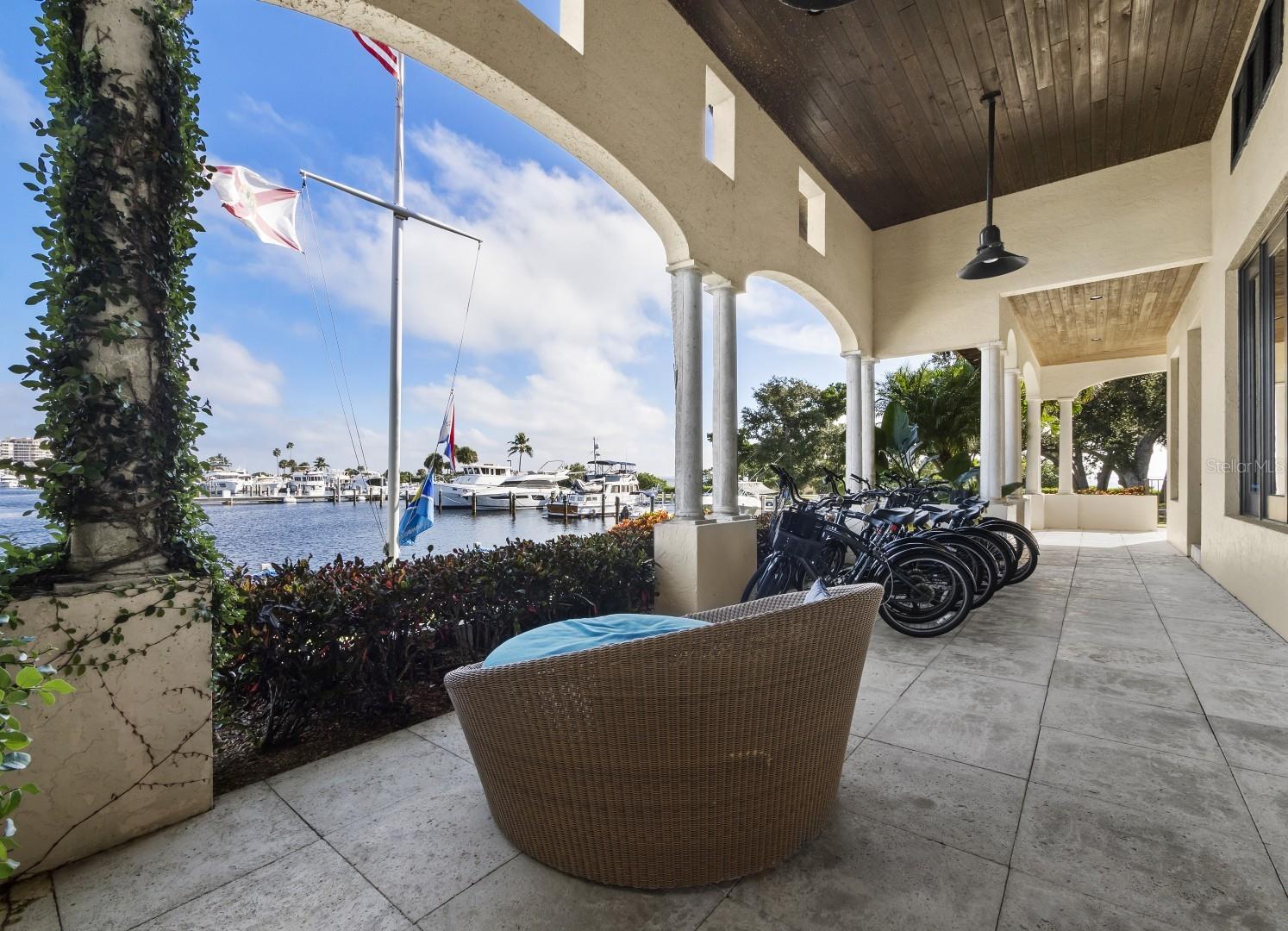 2800 HARBOURSIDE DR #E06