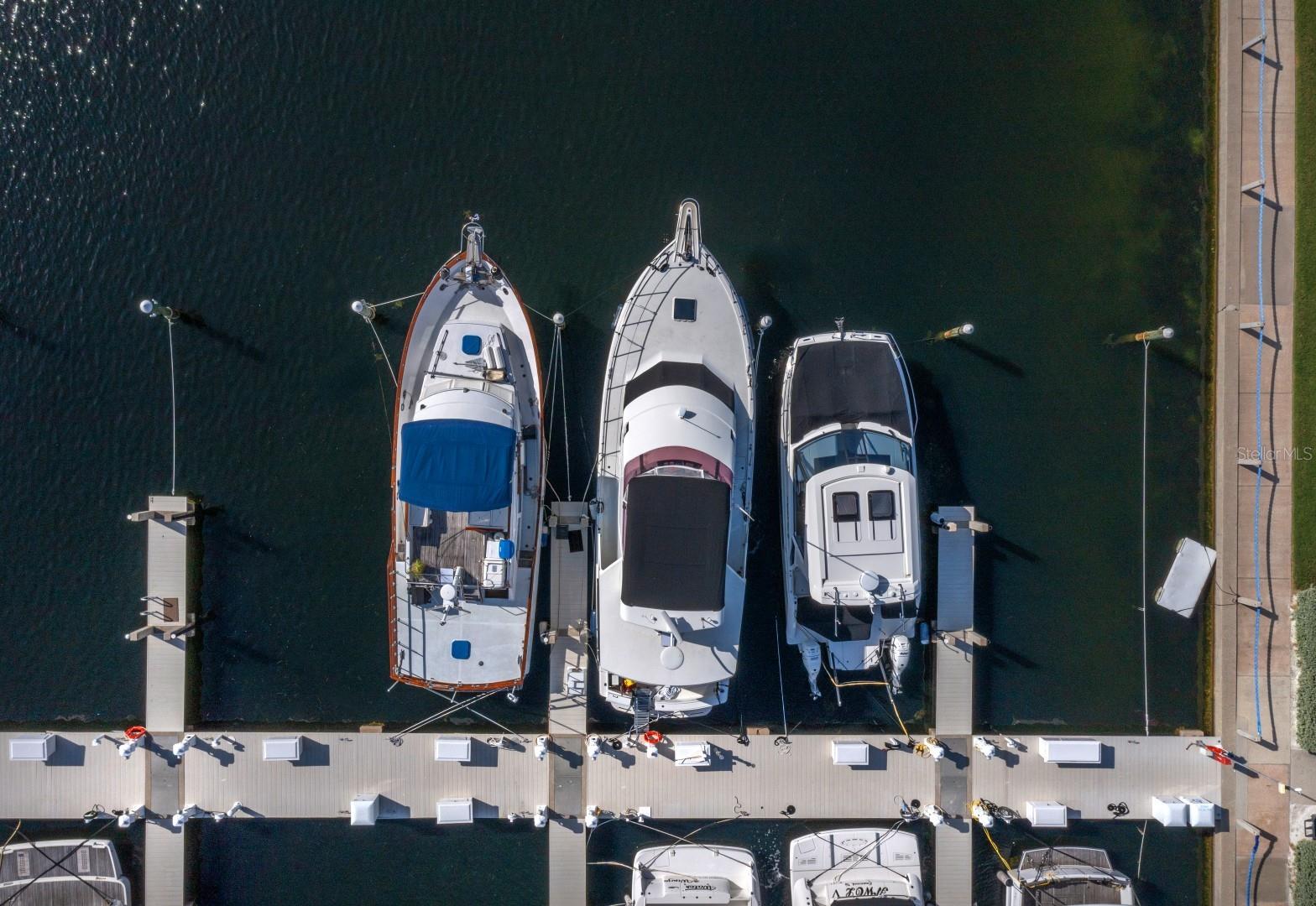 2800 HARBOURSIDE DR #E06