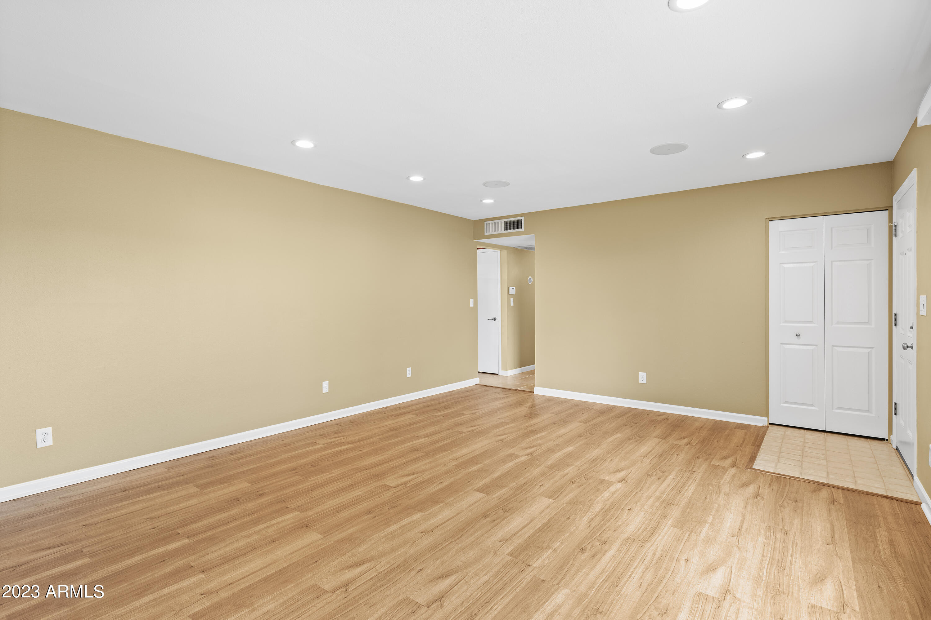 4869 N GRANITE REEF Road