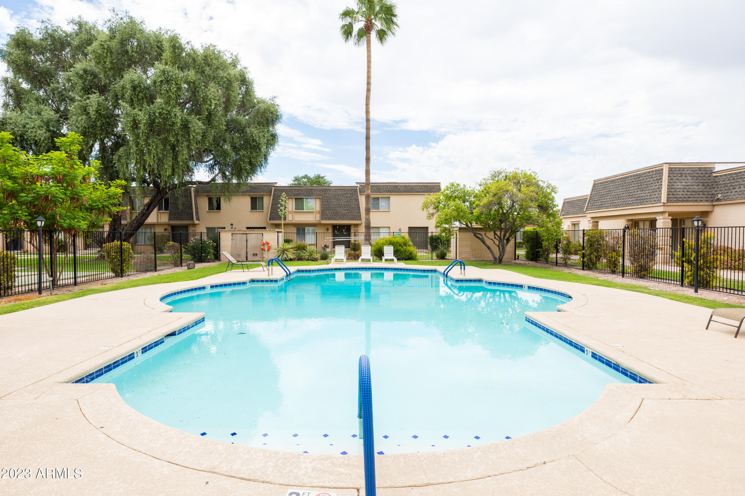 4869 N GRANITE REEF Road