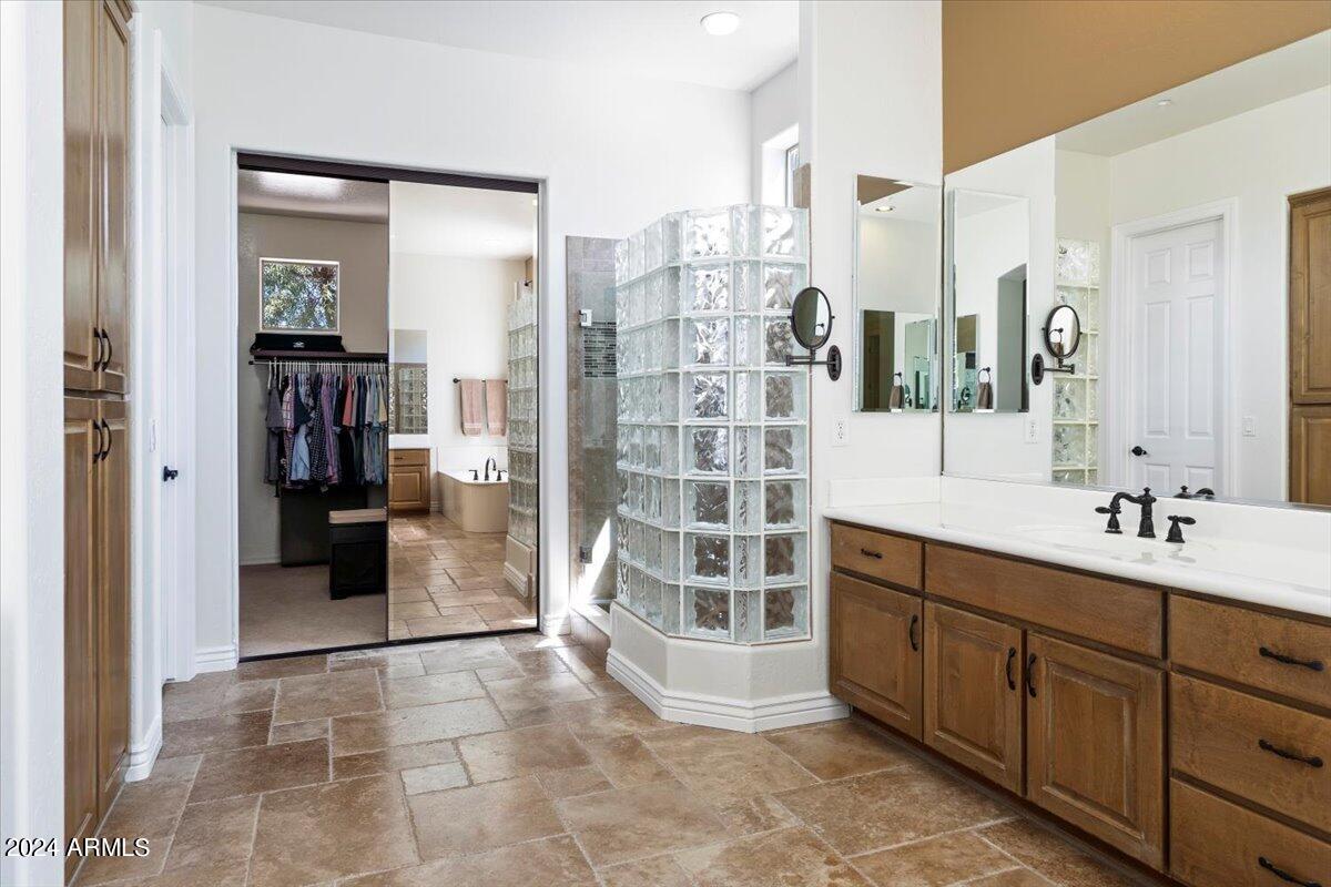 11377 E CAVEDALE Drive