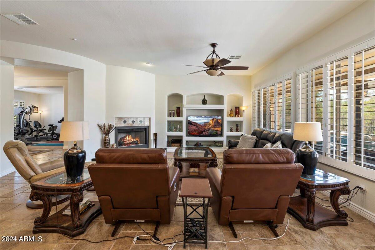 11377 E CAVEDALE Drive