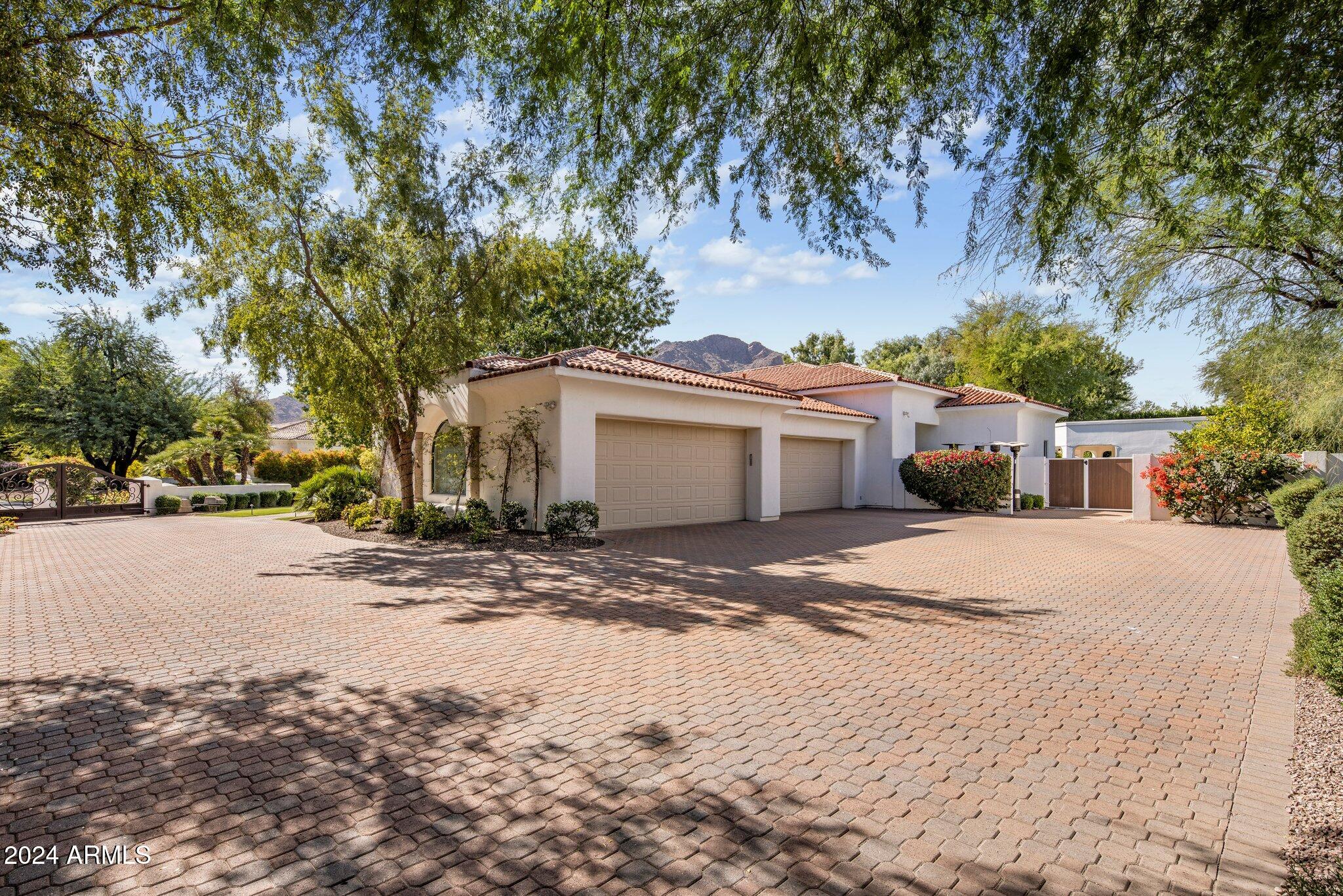 6018 N SAGUARO Road