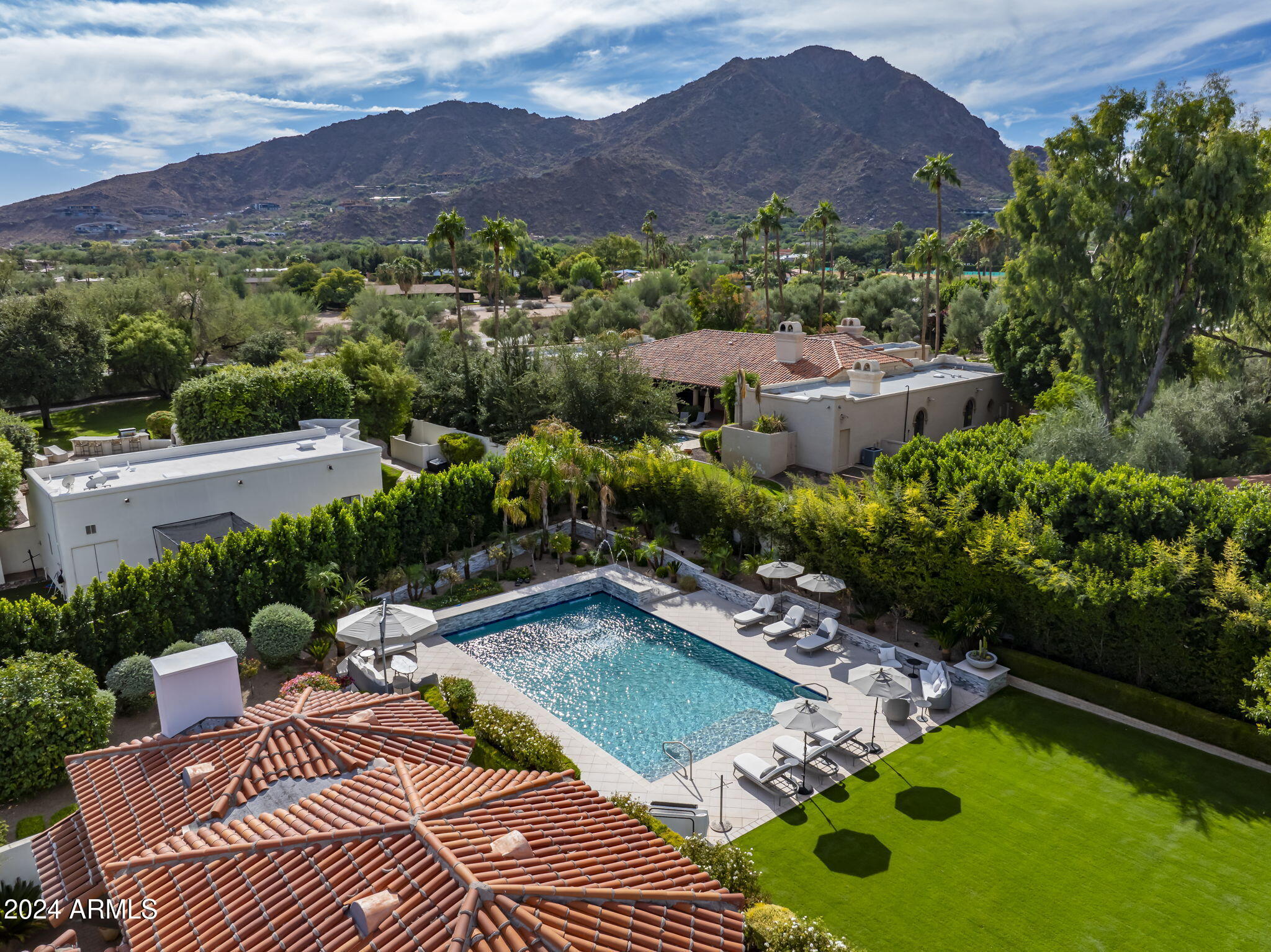 6018 N SAGUARO Road