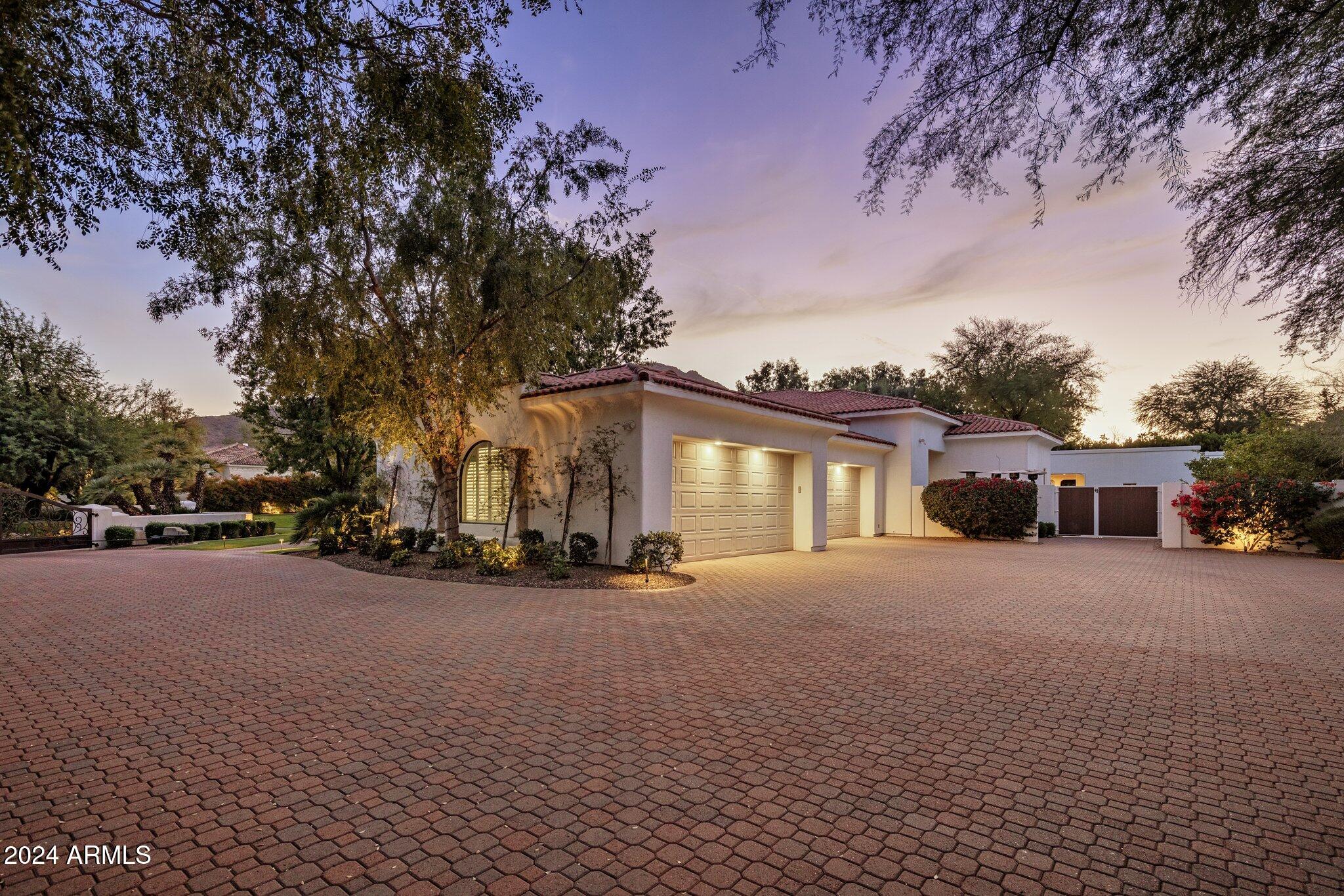 6018 N SAGUARO Road