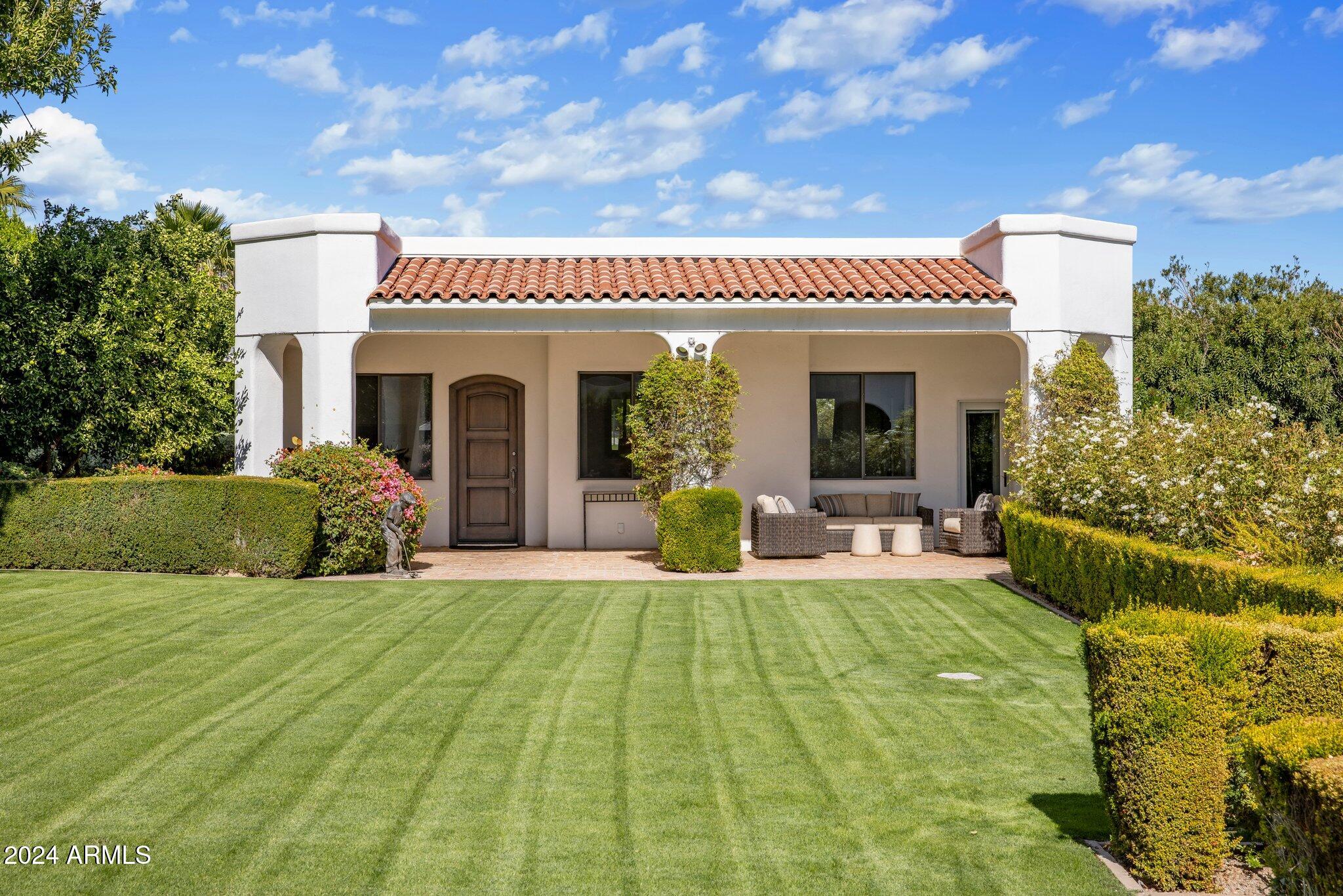 6018 N SAGUARO Road