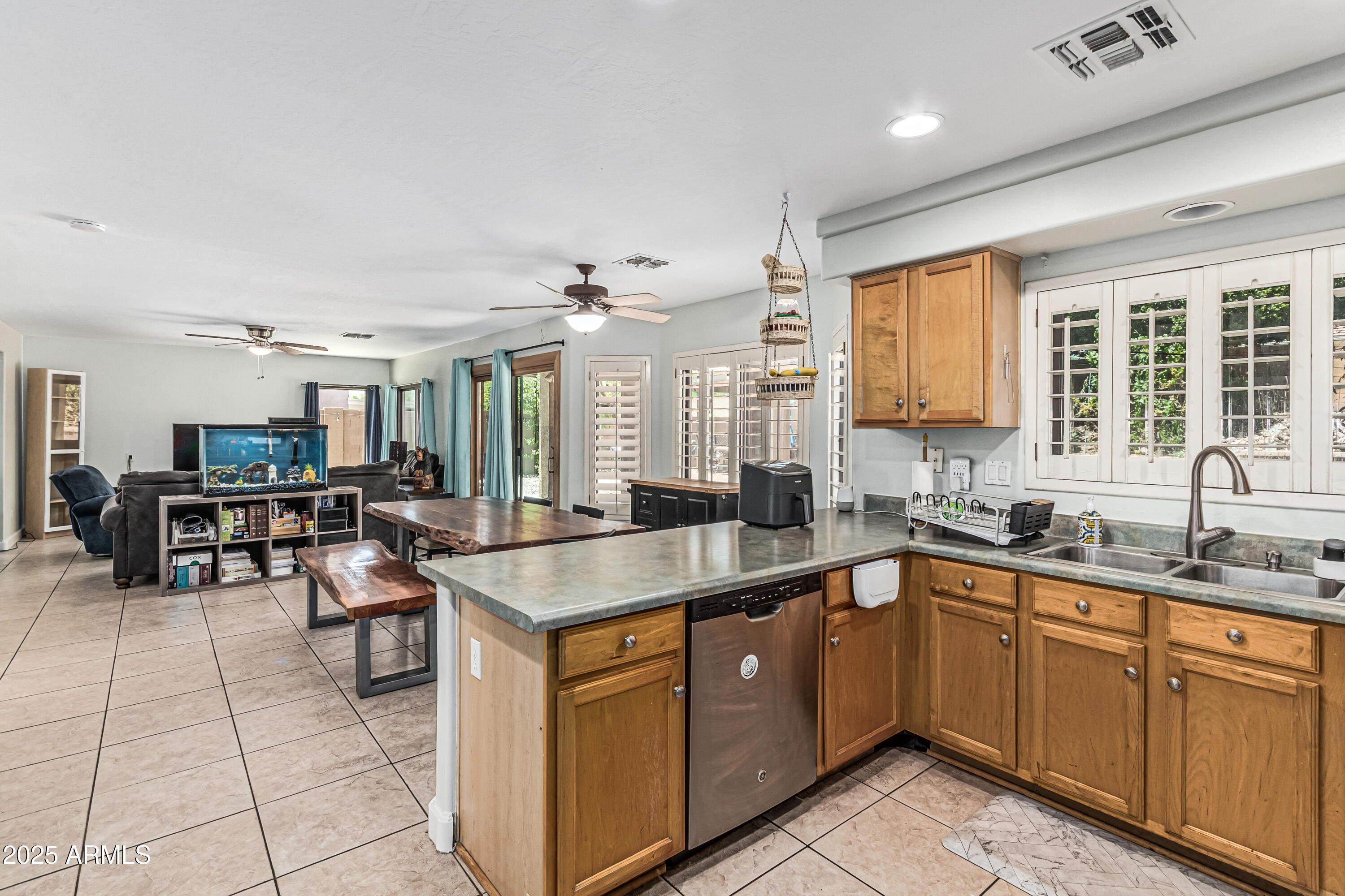 6422 W RANGE MULE Drive