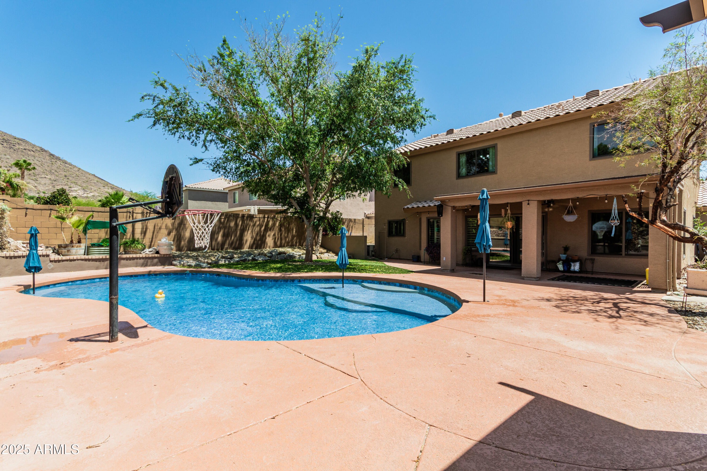 6422 W RANGE MULE Drive