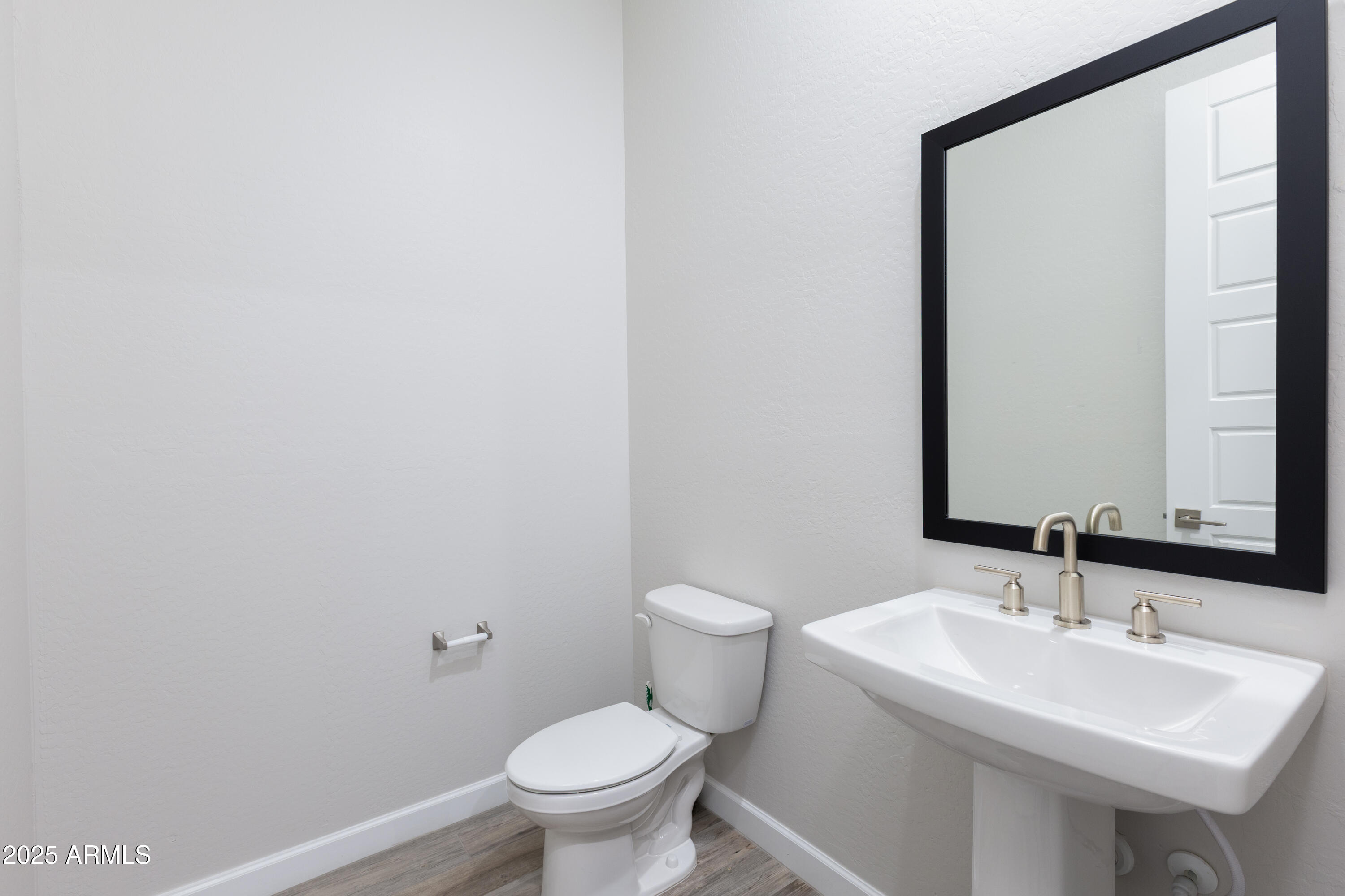 5046 E ANDERSON Drive