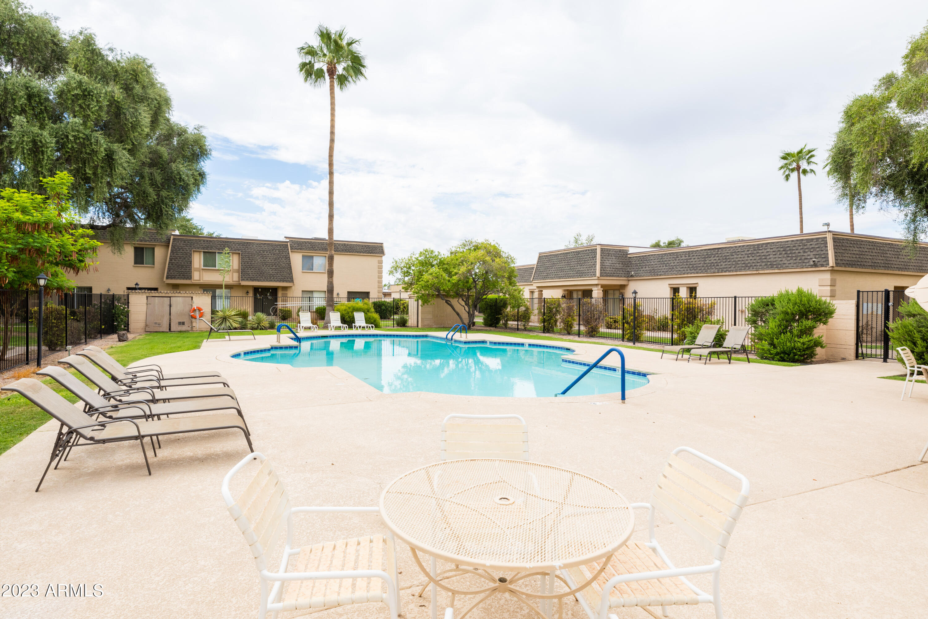 4869 N GRANITE REEF Road