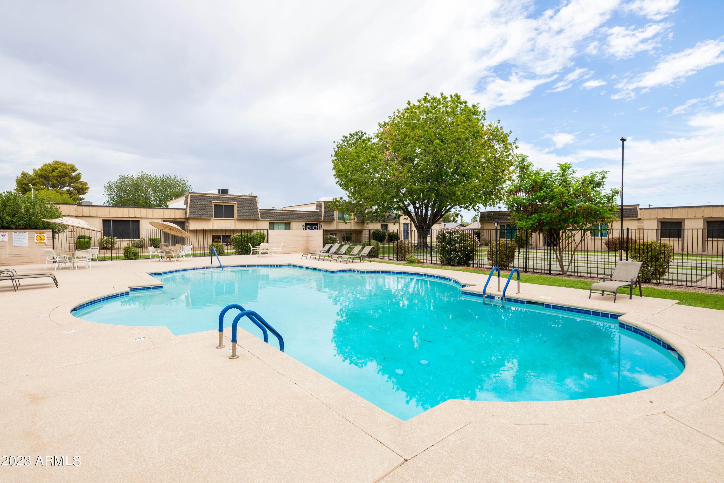 4869 N GRANITE REEF Road