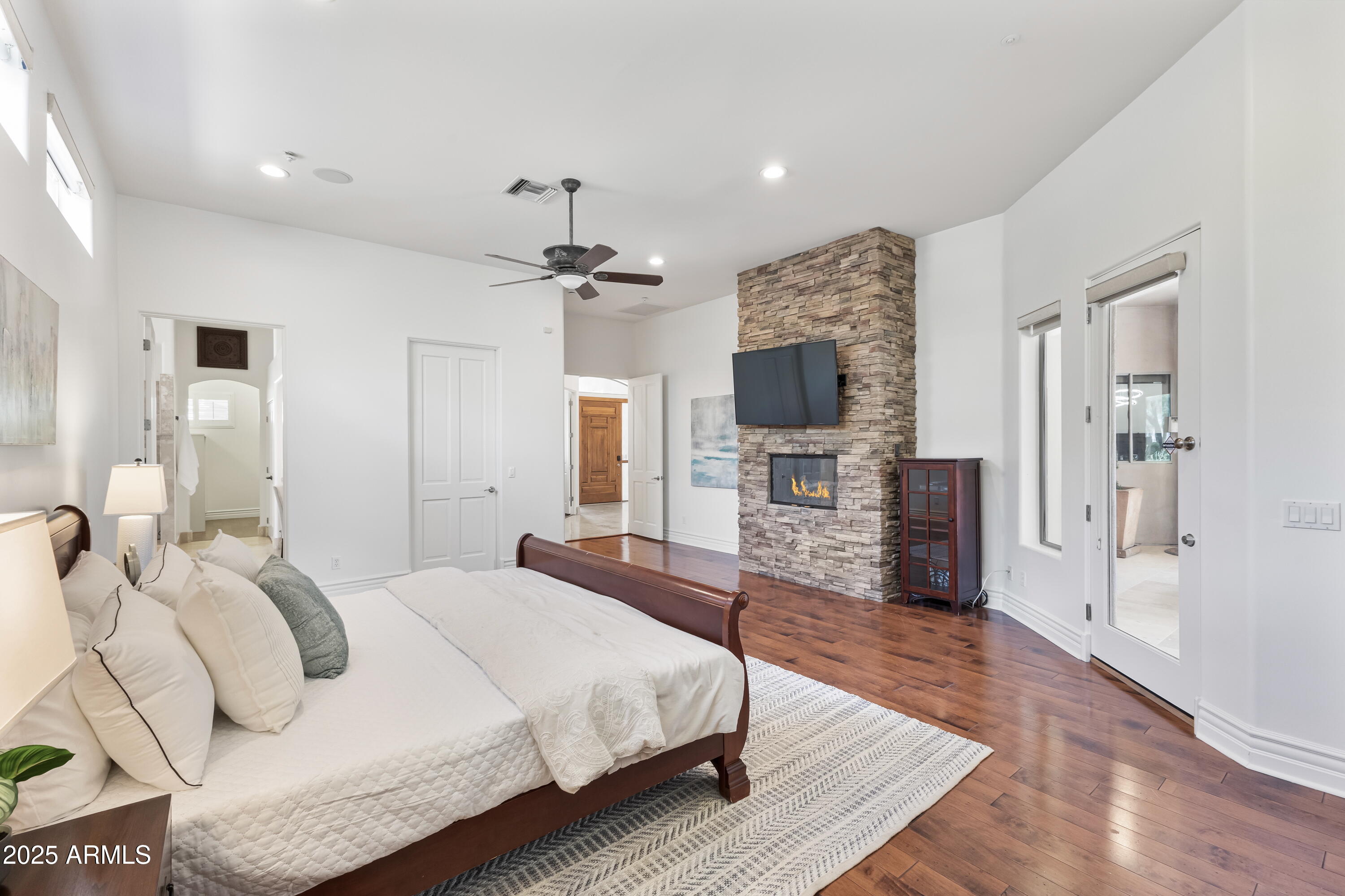 9417 E CHARTER OAK Drive