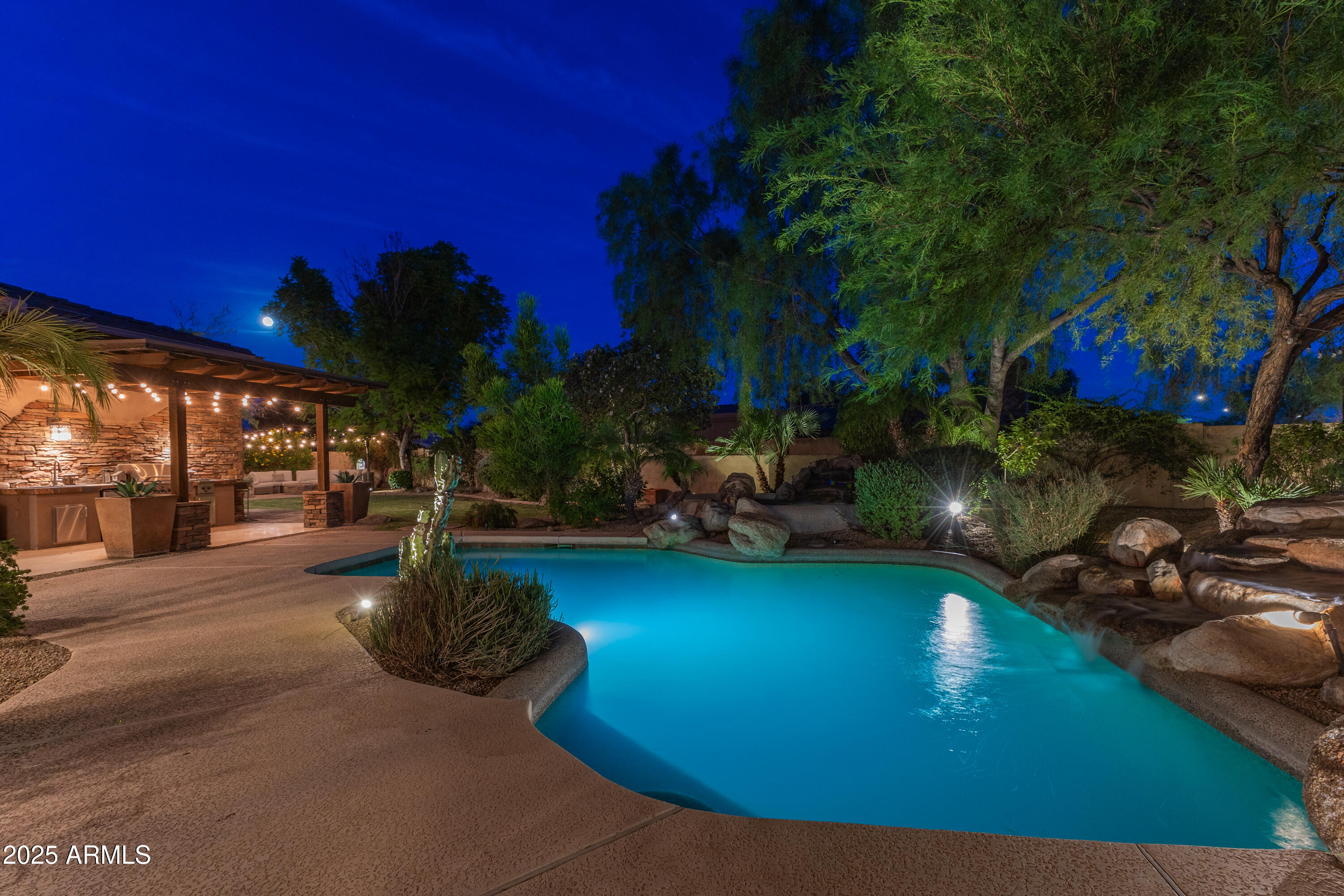 9417 E CHARTER OAK Drive